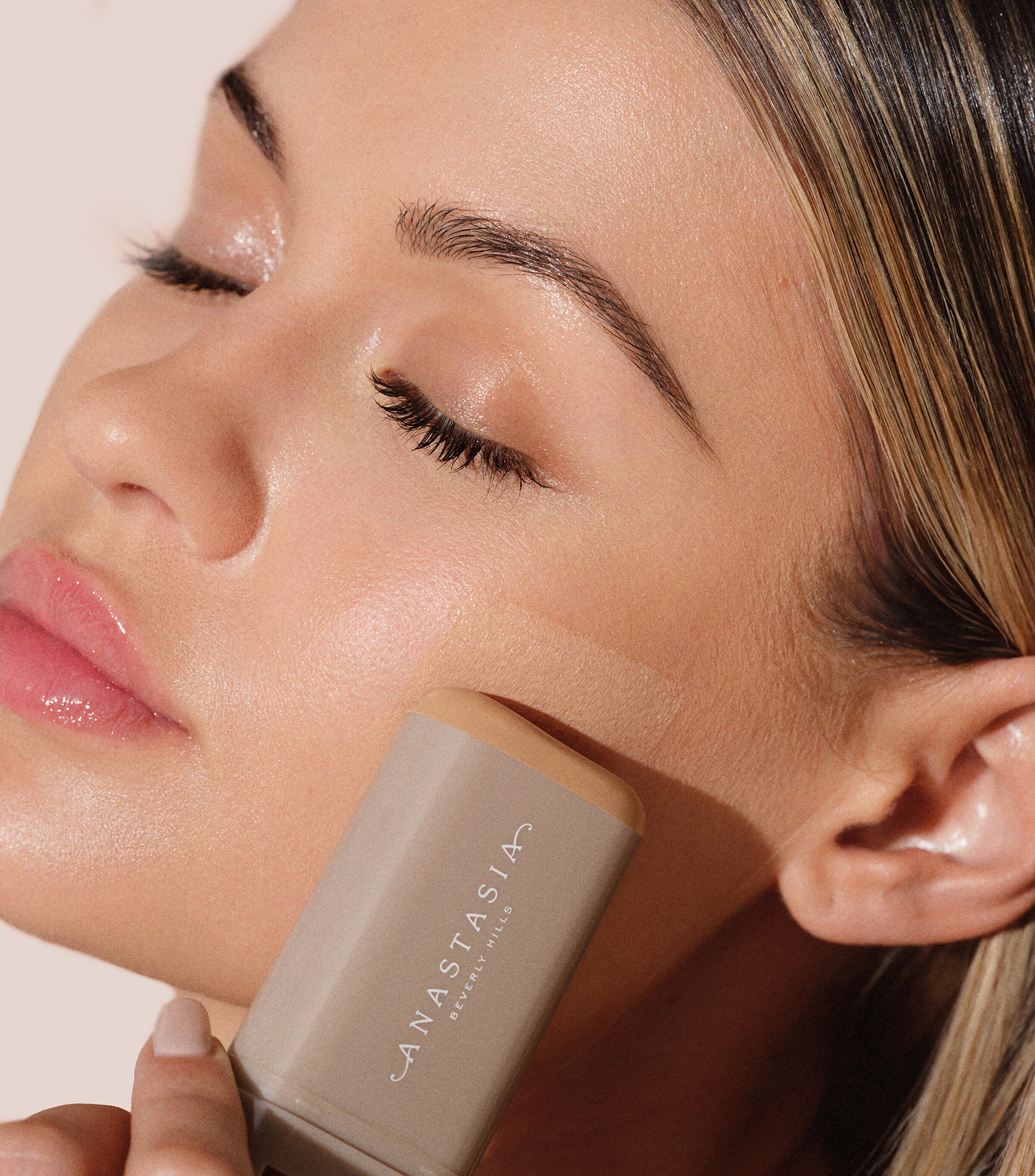 Anastasia Beverly Hills Beauty Balm Serum Boosted Skin Tint Shade Image 9