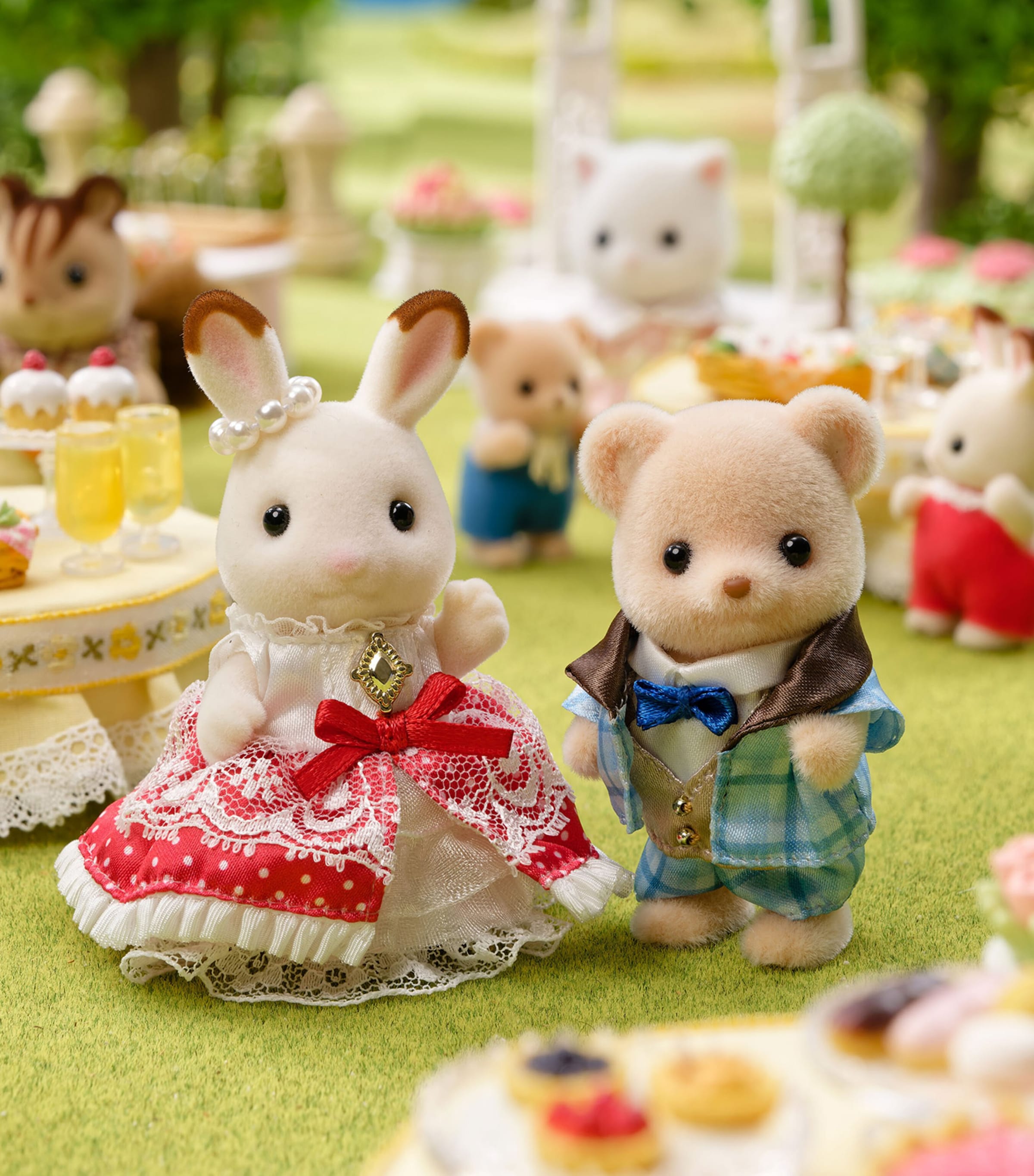 Sylvanian Families Anniversary  Friends Freya & Theo Image 3