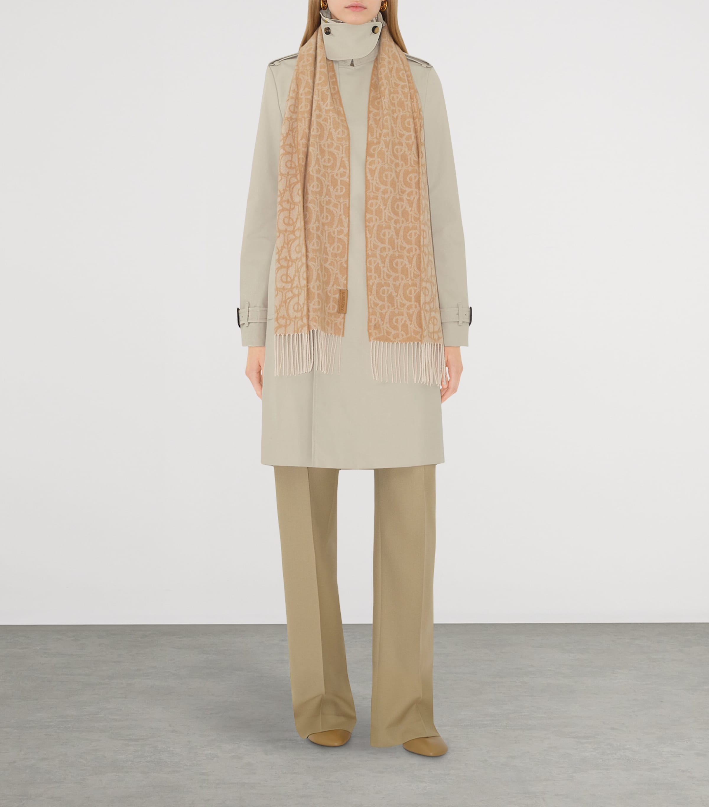 Cashmere B Charm Scarf CAMEL Image 3