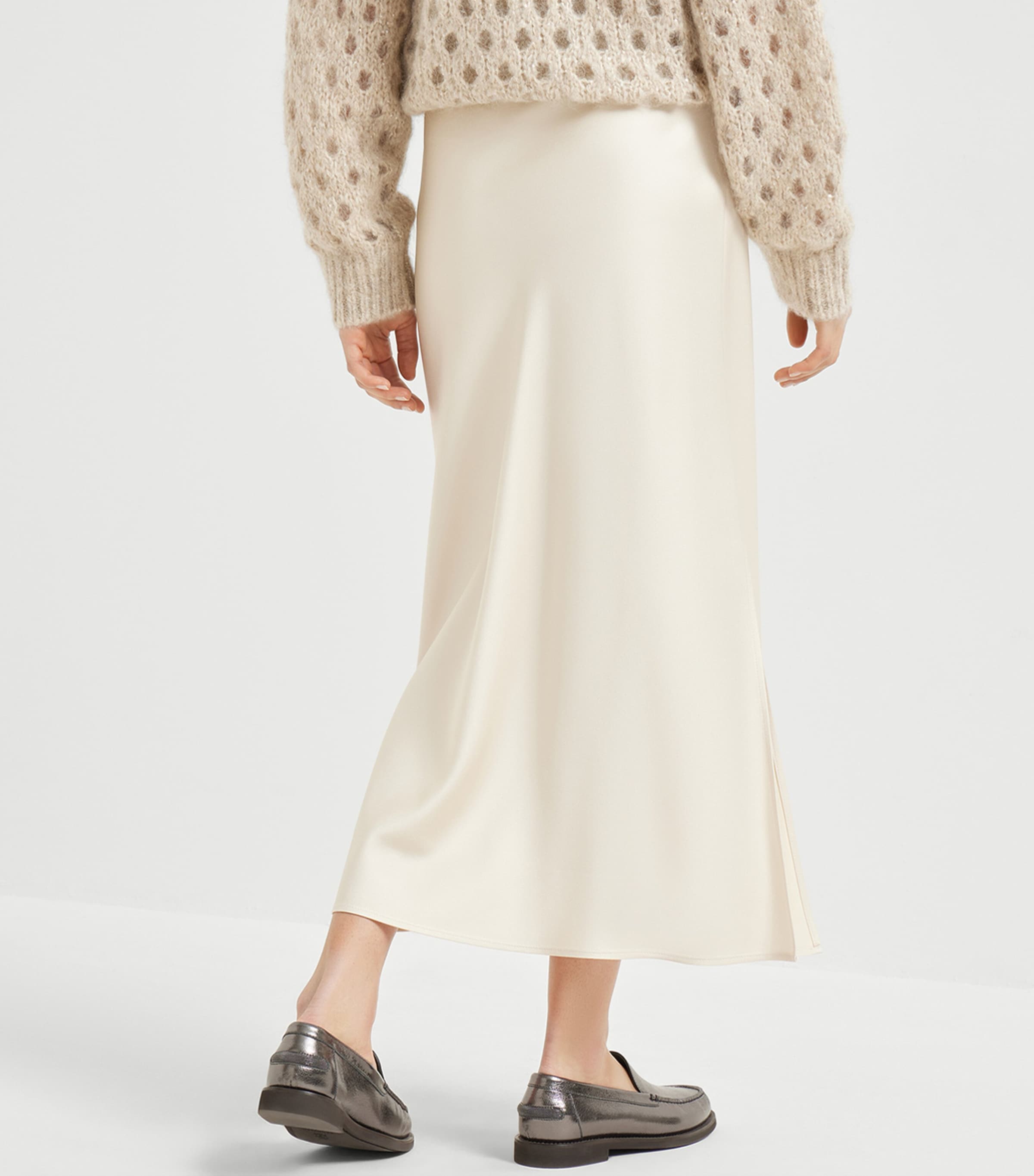 Satin Pencil Skirt C9597 Image 4