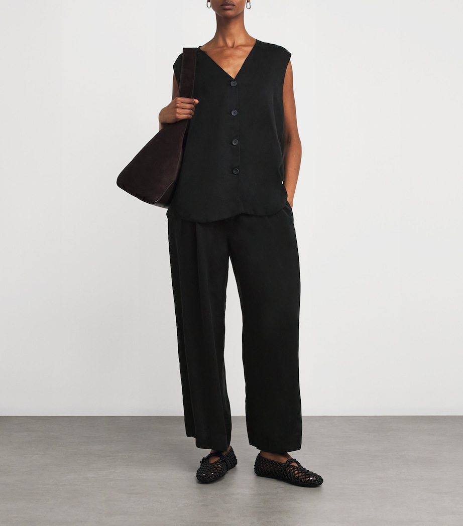 Sanded Buttoned Sleeveless Top B01 BLACK Image 2