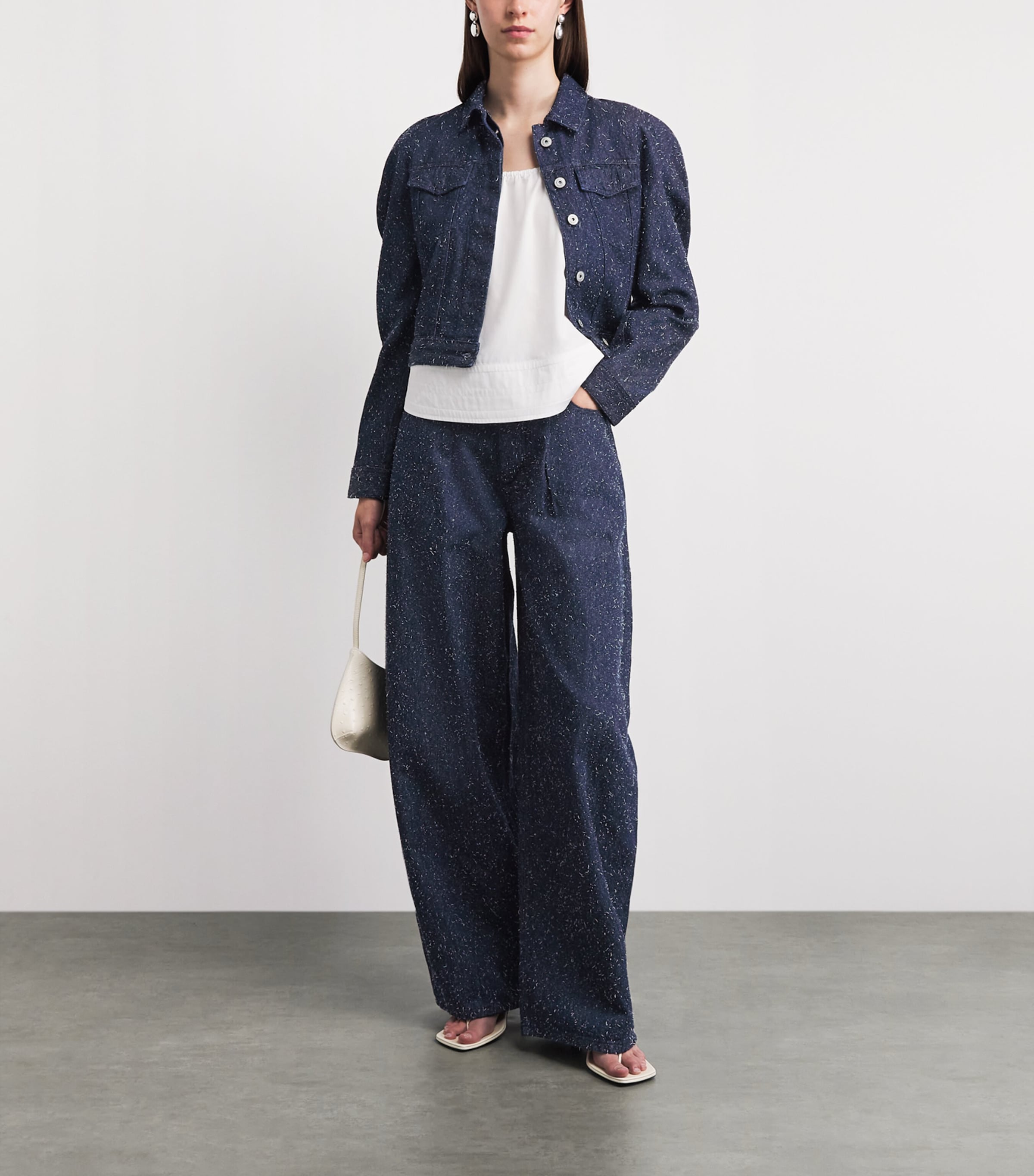 Jacquemus Womens Embroidered Ovalo Barrel-Leg Jeans Navy Image 2