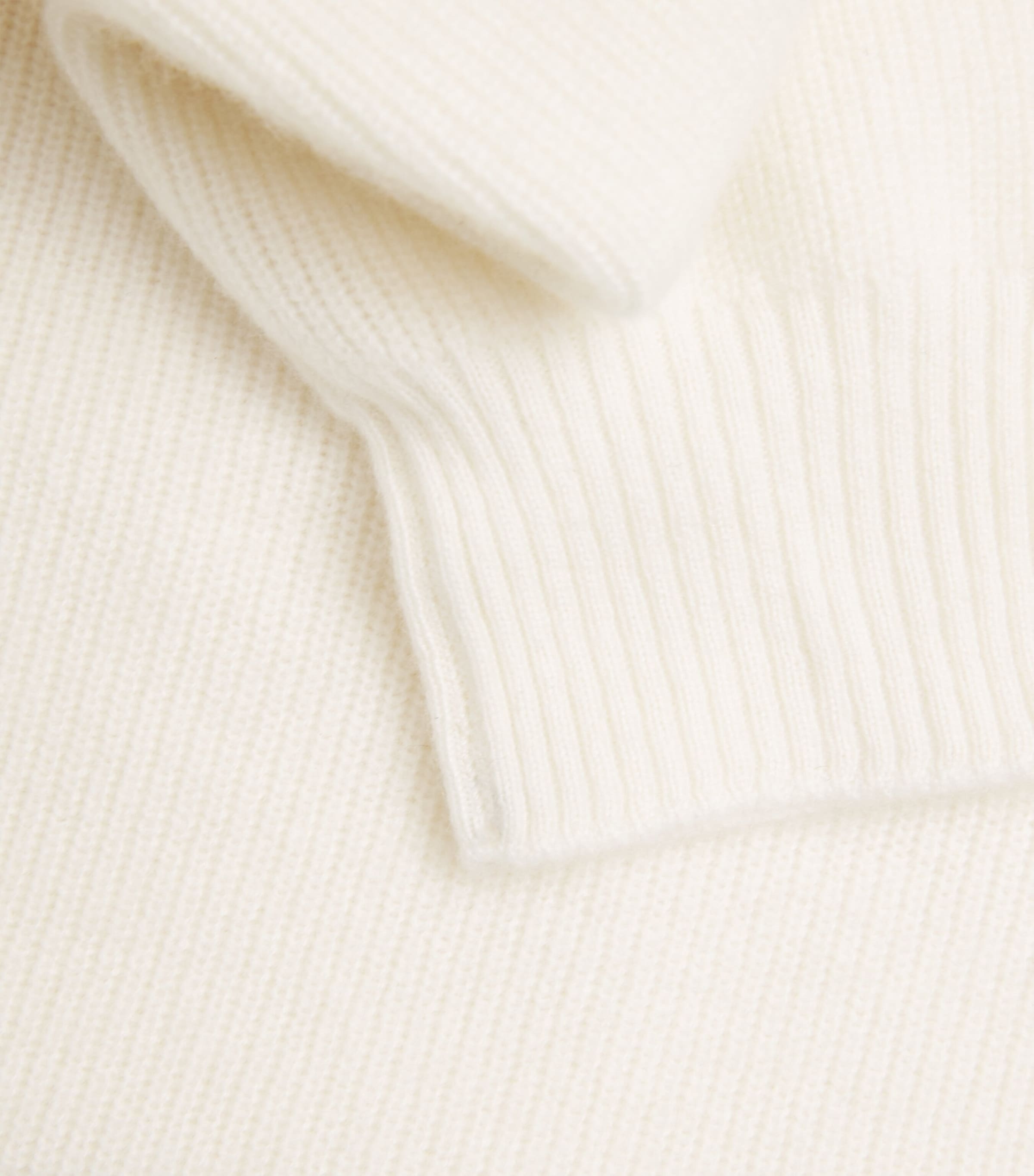 Fioroni Cashmere Mens Cashmere Crew-Neck Sweater Latte Image 6