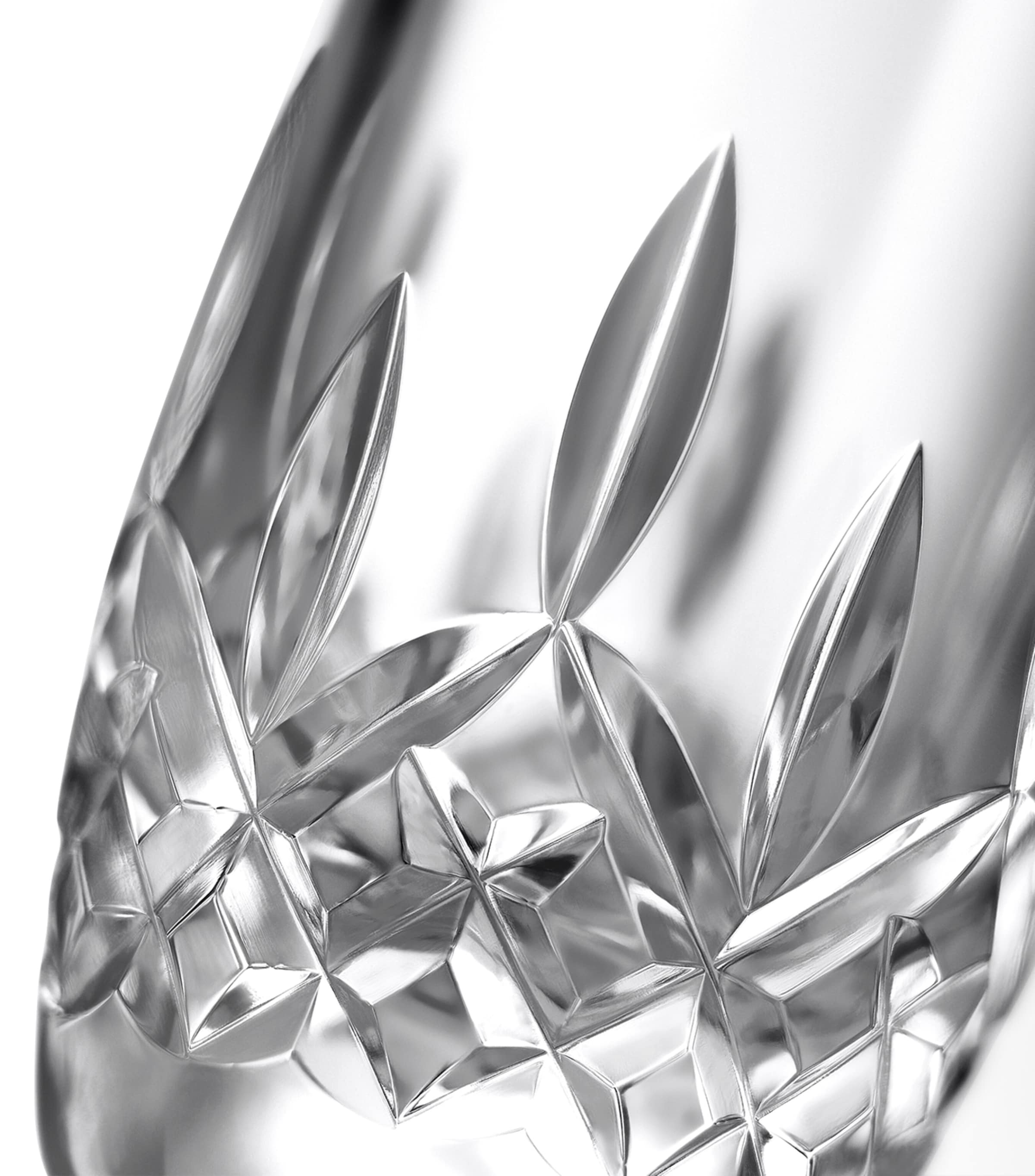 Lismore Essence Bud Vase (21cm) CLEAR Image 3