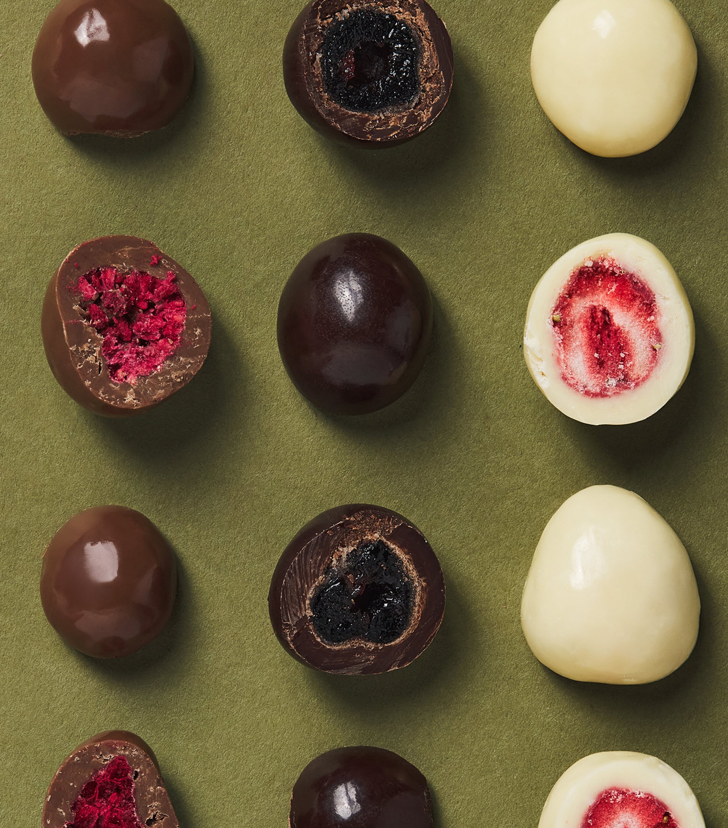 Harrods Chocolate Cherries & Berries Collection (270g) Image 3