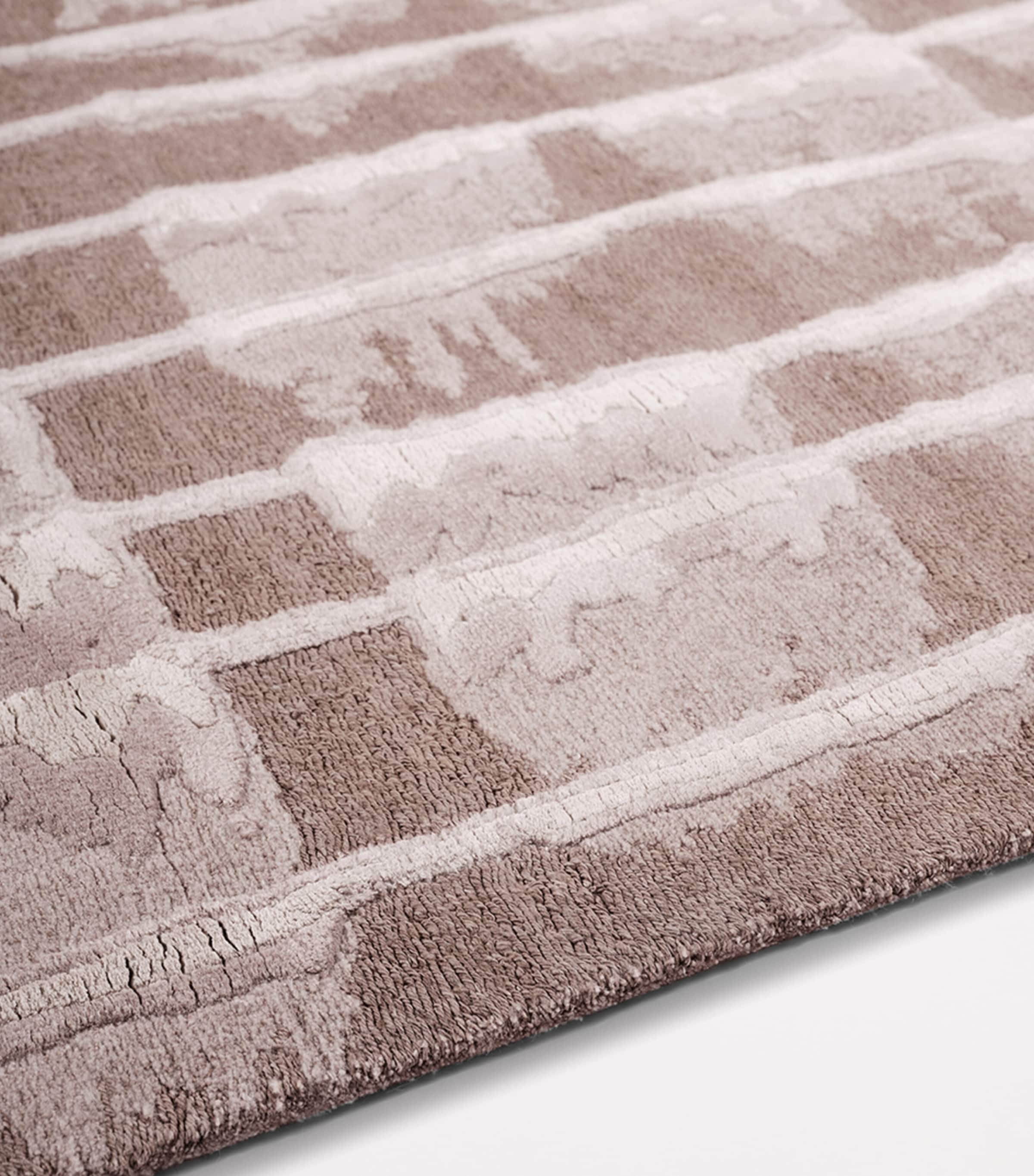 x Kelly Wearstler Elowen Peony Rug (2.44m x 3.05m) NEUTRAL Image 3