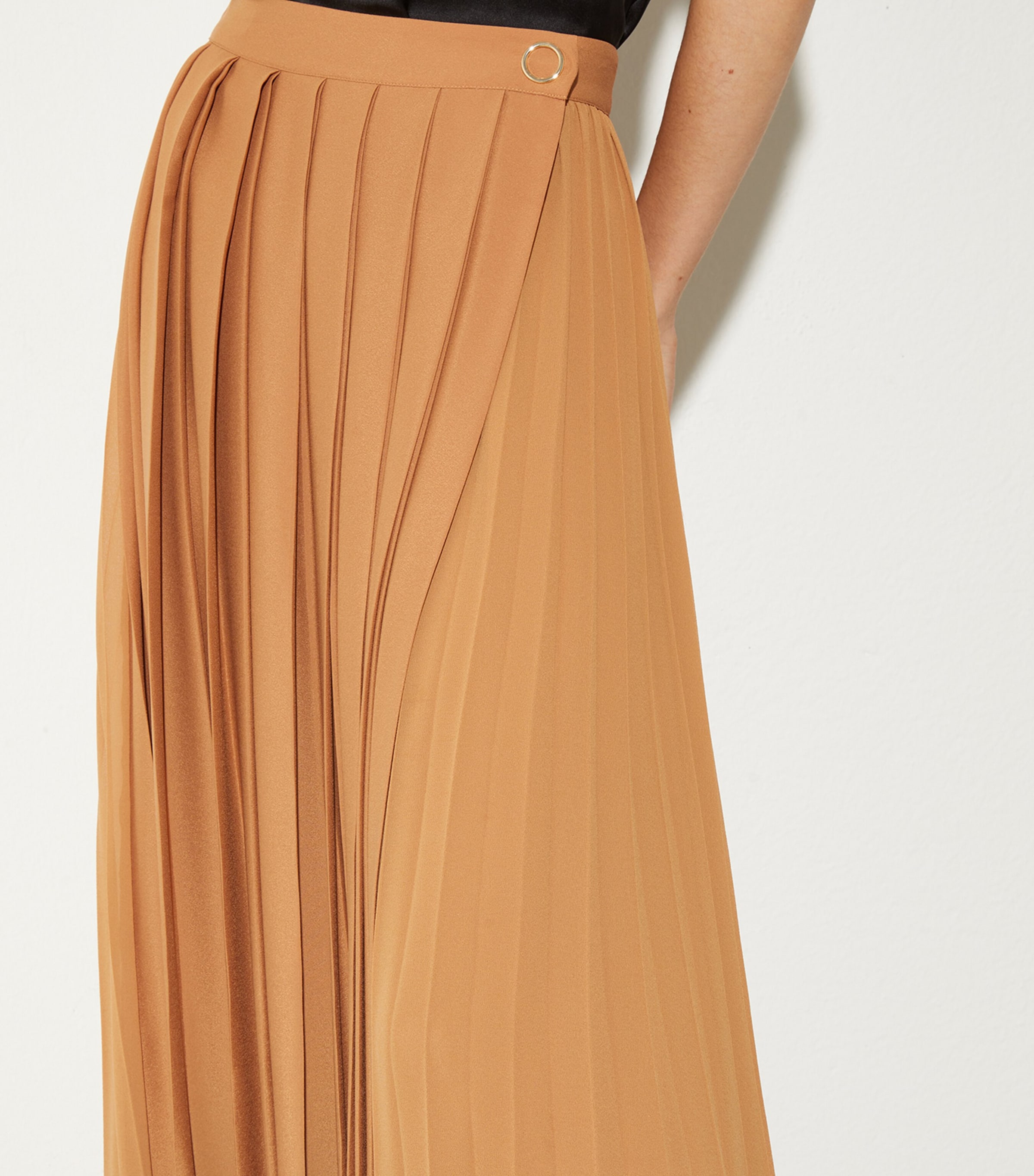 MAX&Co. Womens Jersey Pleated Maxi Skirt Amber Image 5