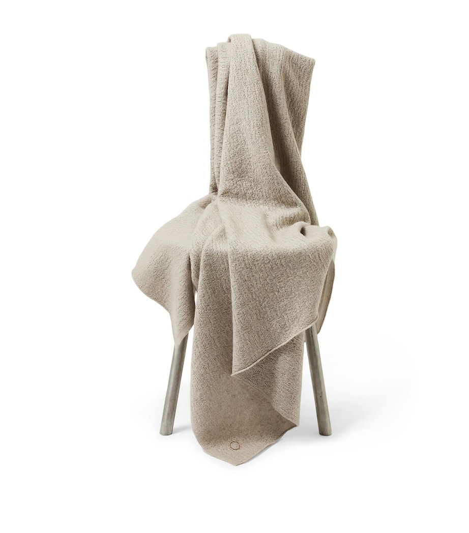 Cashmere Lander Throw (180cm x 120cm) FEATHER Image 2