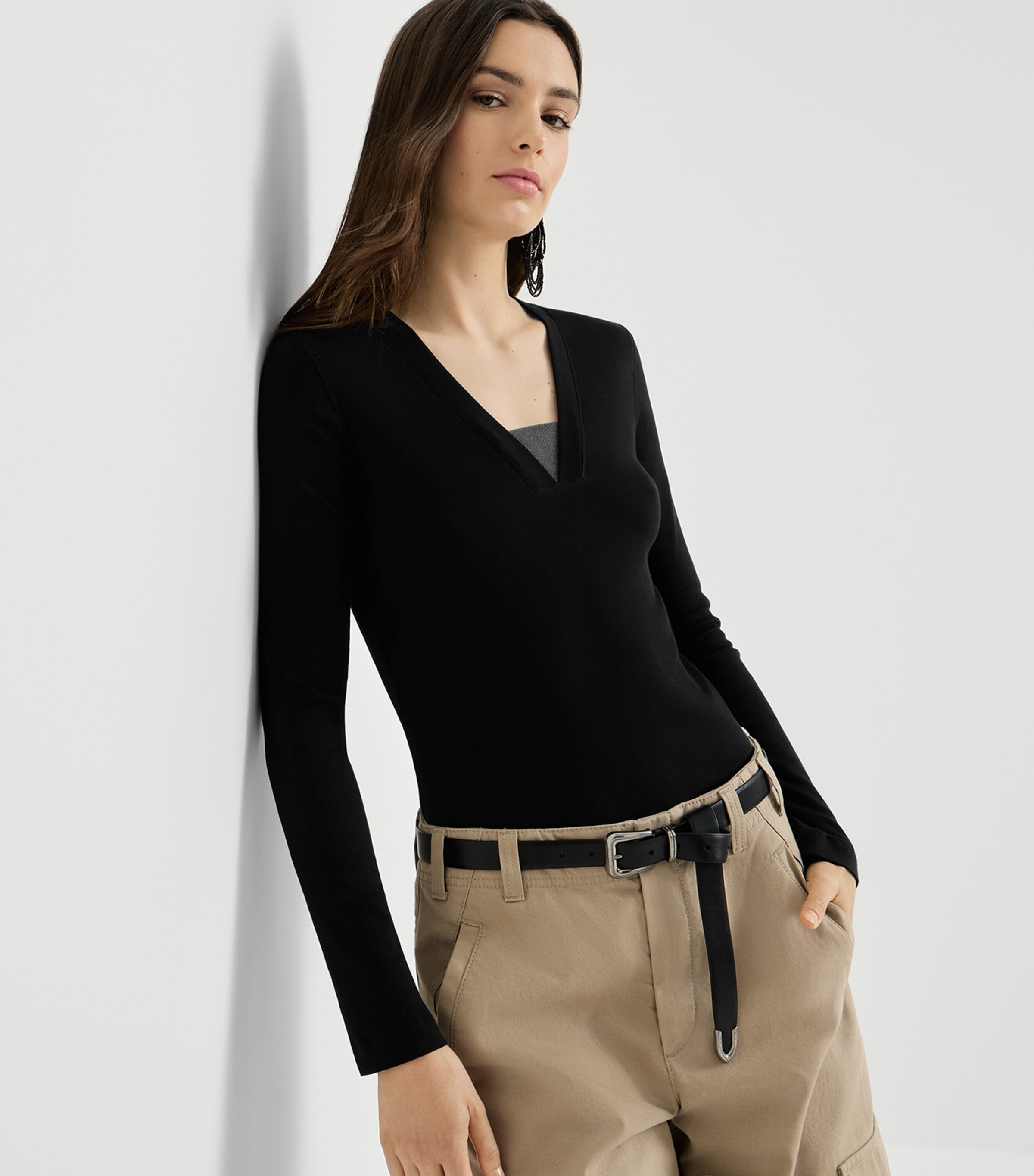 BRUNELLO CUCINELLI VネックTシャツ スリムフィット Brunello Cucinelli Black Monili Long-Sleeve V-Neck T-Shirt