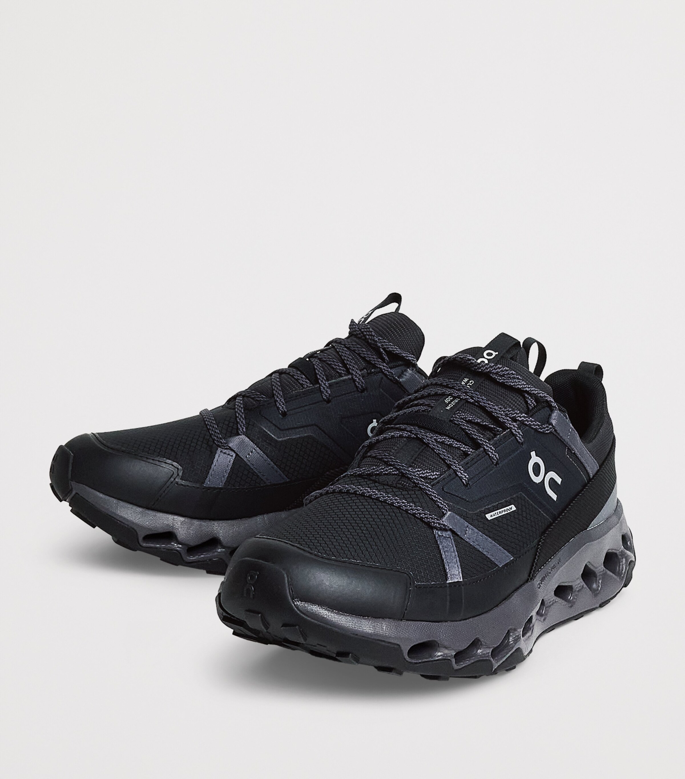On Mens Waterproof Cloudhorizon Trainers Black | Eclipse Image 3
