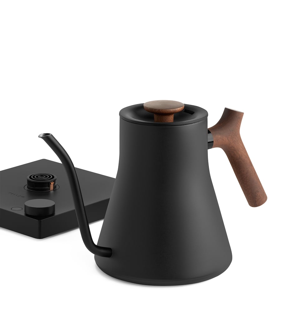 Stagg EKG Pro Electric Kettle MATTE BLACK + WALNUT Image 5