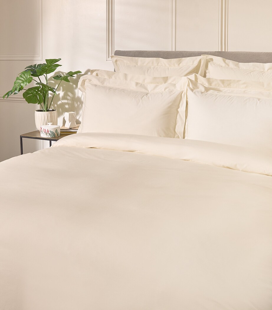 Harrods of London Cadogan Pillowcase Pair (50cm x 90cm) Ivory Image 3