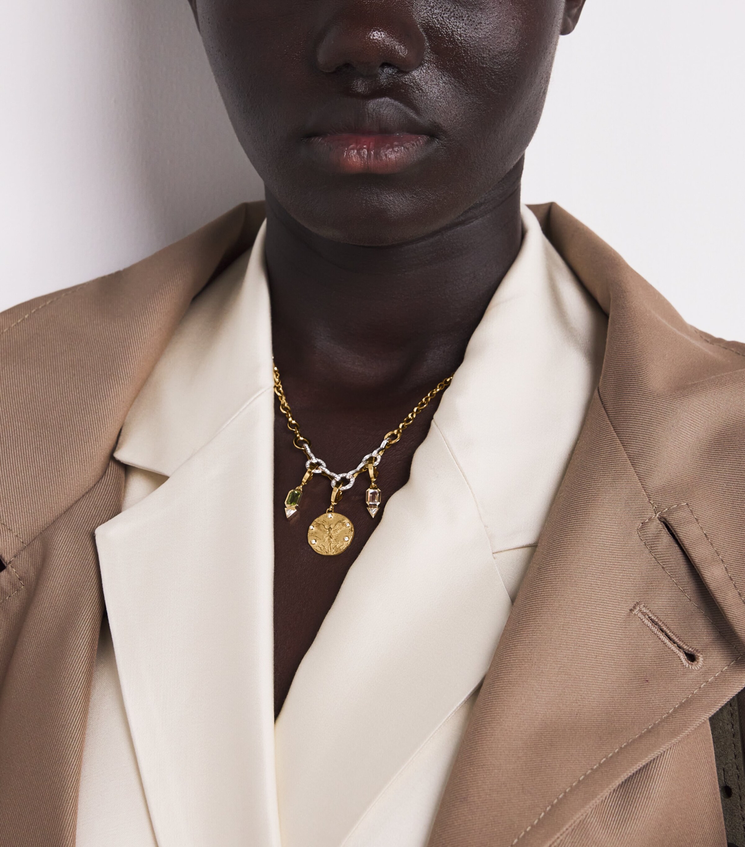 Yellow Gold and Pavé Diamond Candence Circle Chain Necklace YELLOW GOLD Image 4