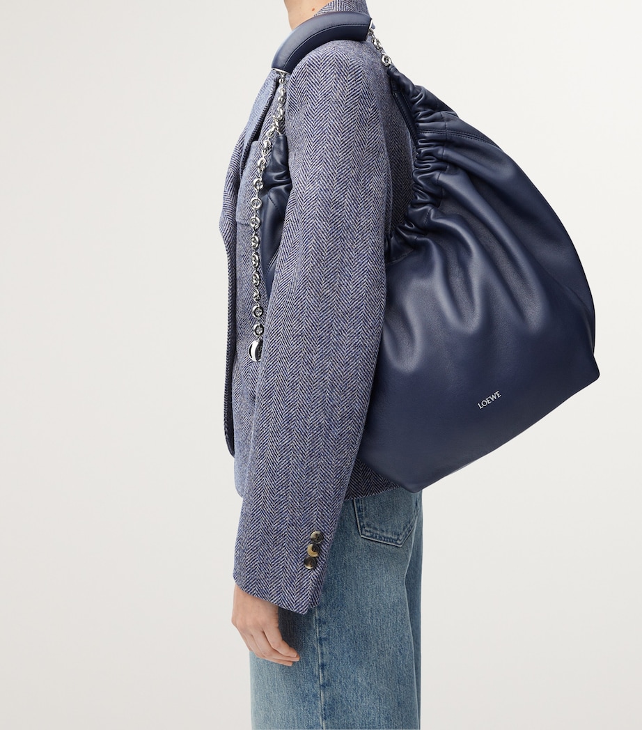 Medium Leather Squeeze Top-Handle Bag ABYSS BLUE Image 10