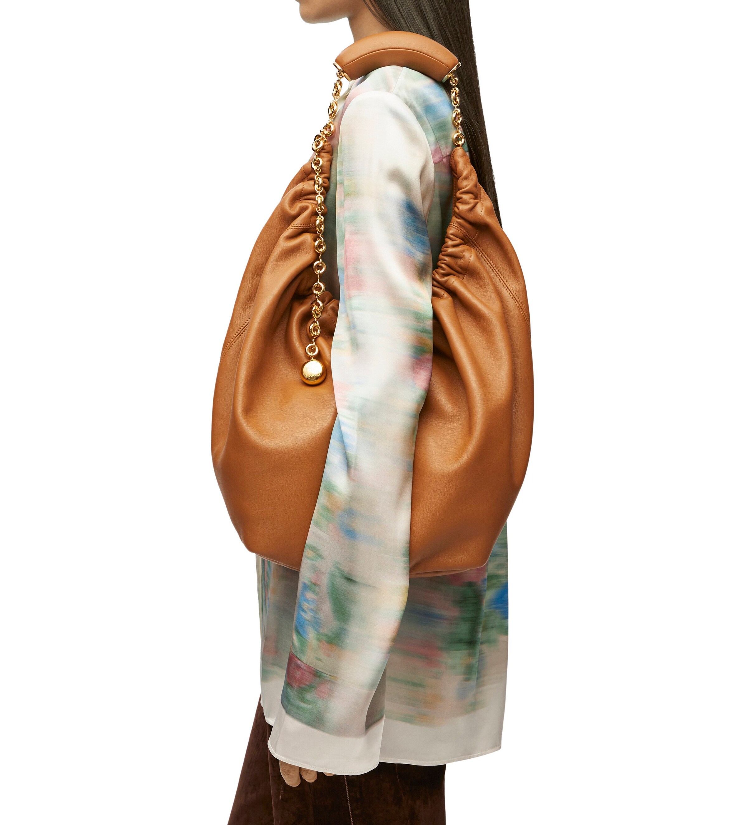 Medium Leather Squeeze Top-Handle Bag OAK Image 11