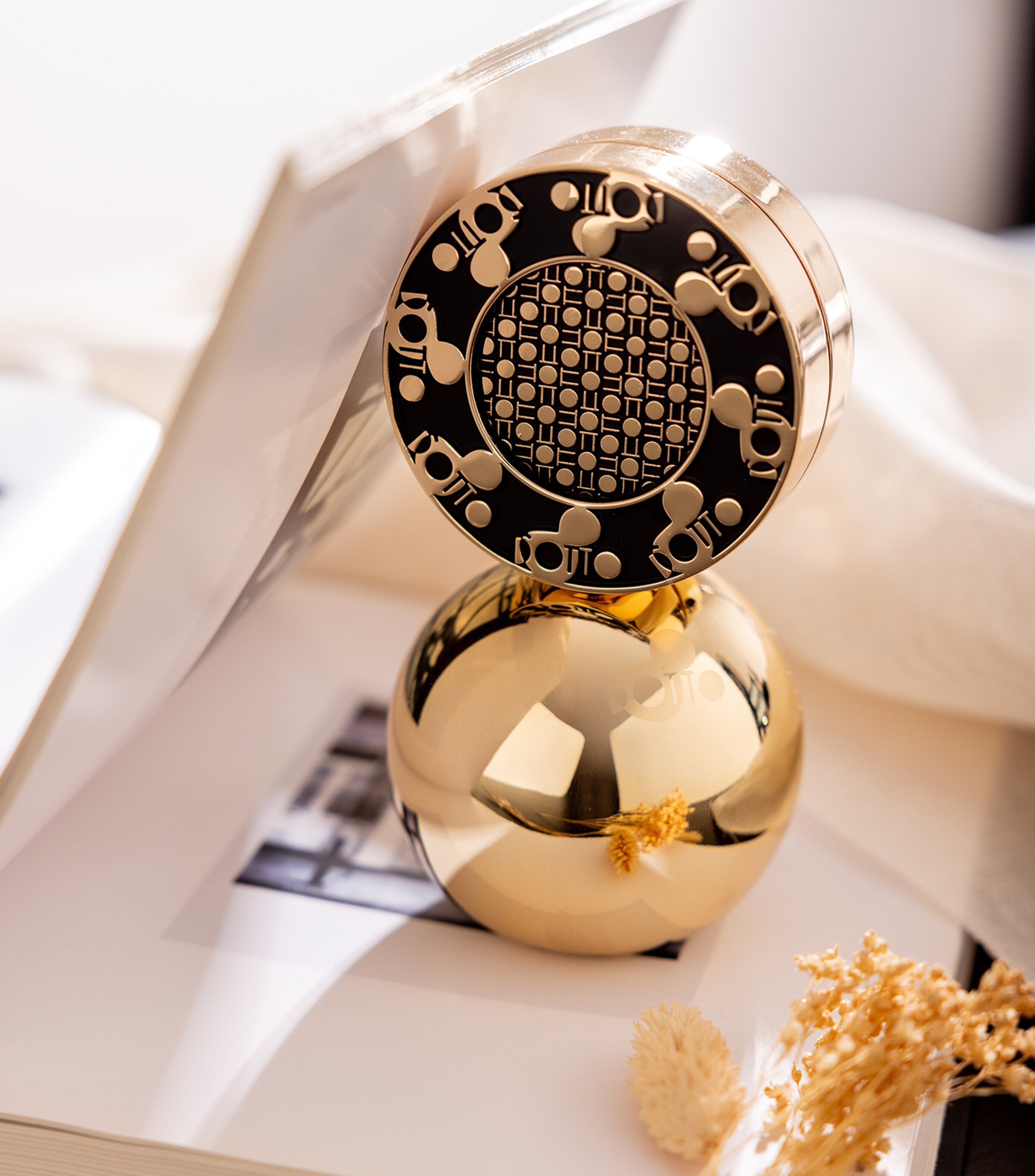 1x8 Extrait de Parfum (100ml) NO COLOUR Image 4