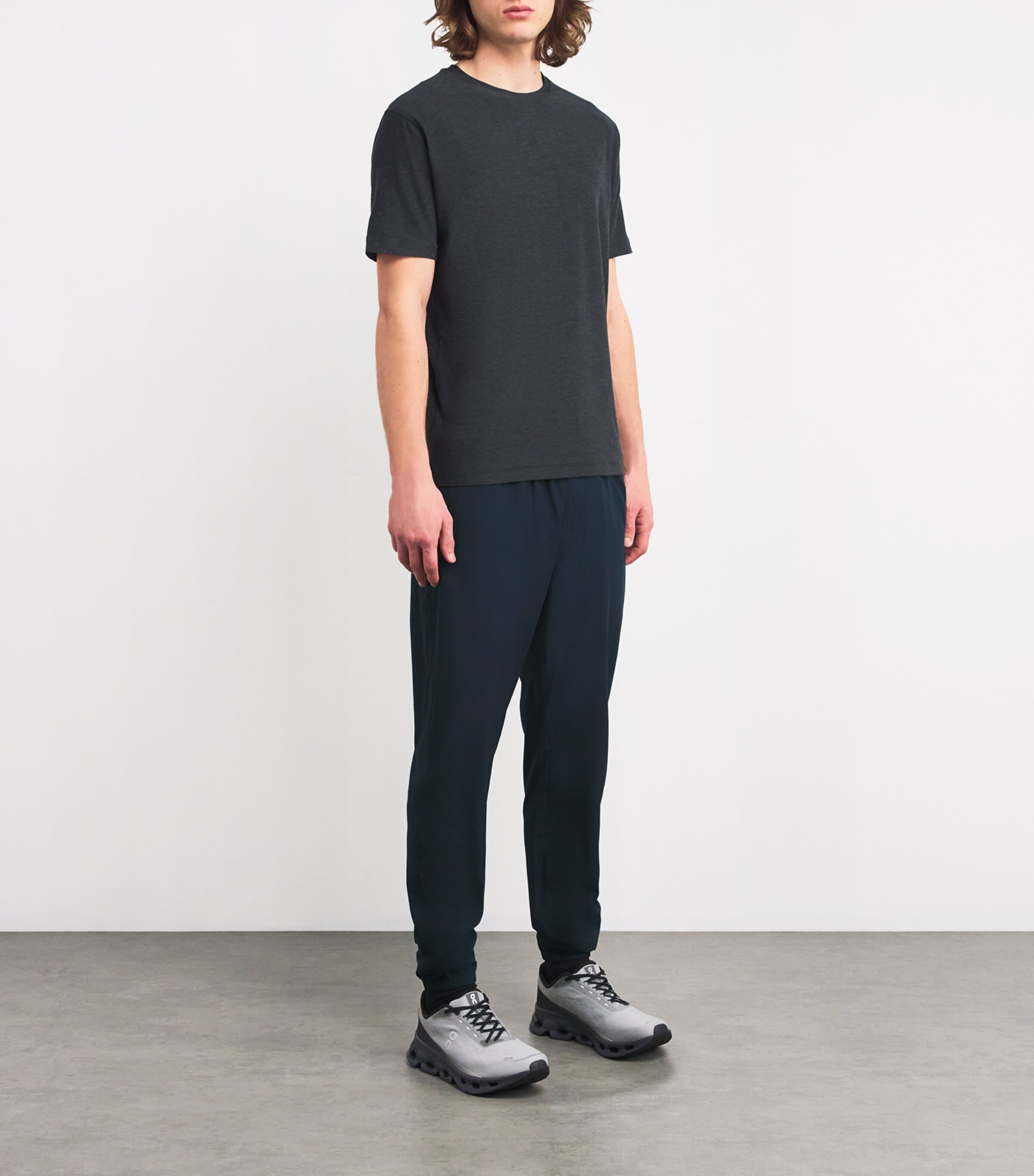 VUORI Mens Kore Sweatpants Ink Image 2