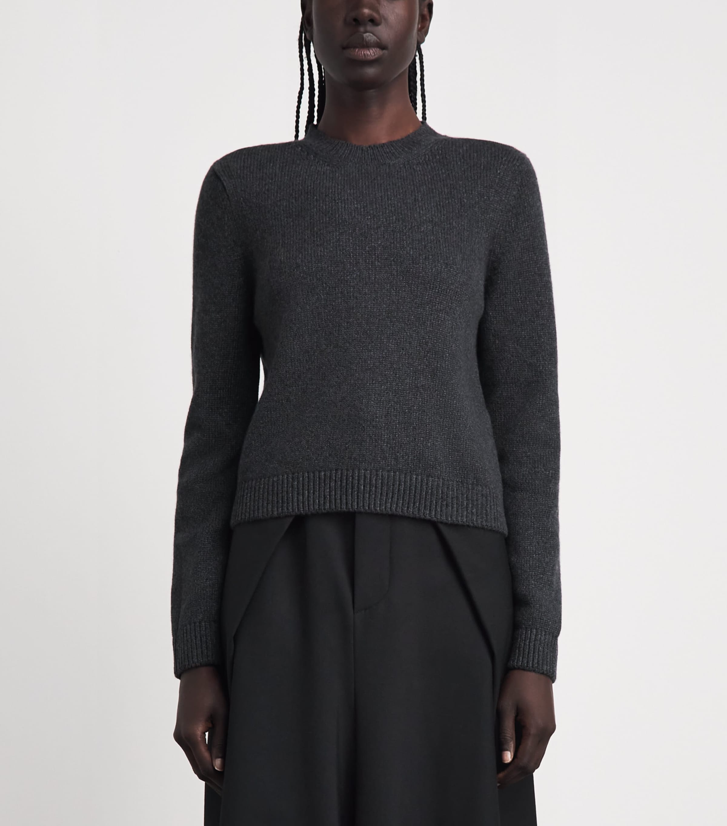 Khaite Womens Cashmere Crew-Neck Leta Sweater Charcoal Image 4
