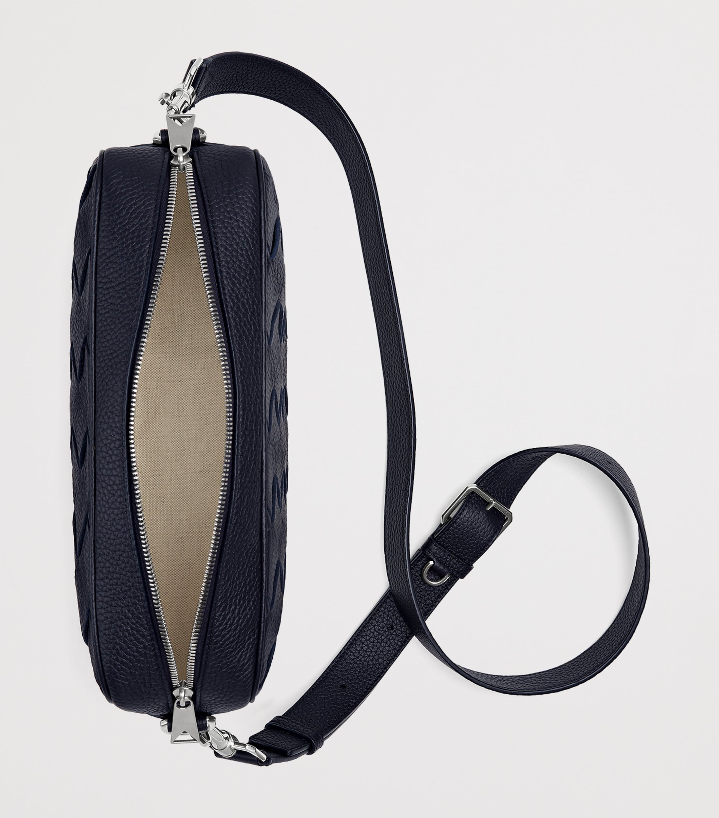 Leather Intrecciato Camera Bag 4182 Image 5