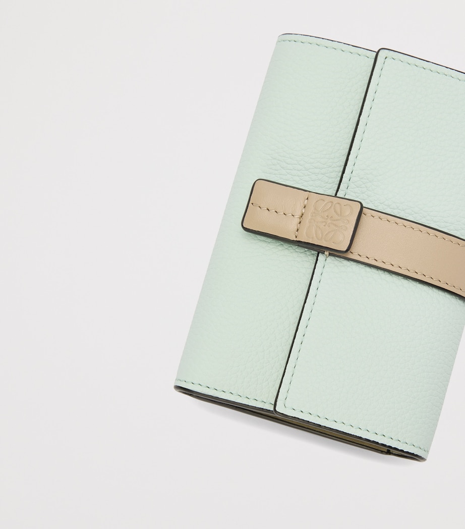 Small Calfskin Vertical Wallet FROZEN CLAY Image 4