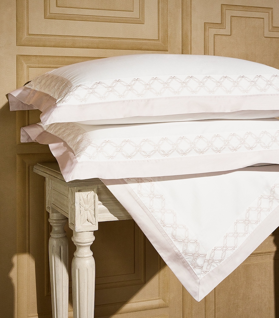 Beaufort King Duvet Cover and Pillowcase Set (230cm x 220cm) WHILE/PALE GREY Image 4