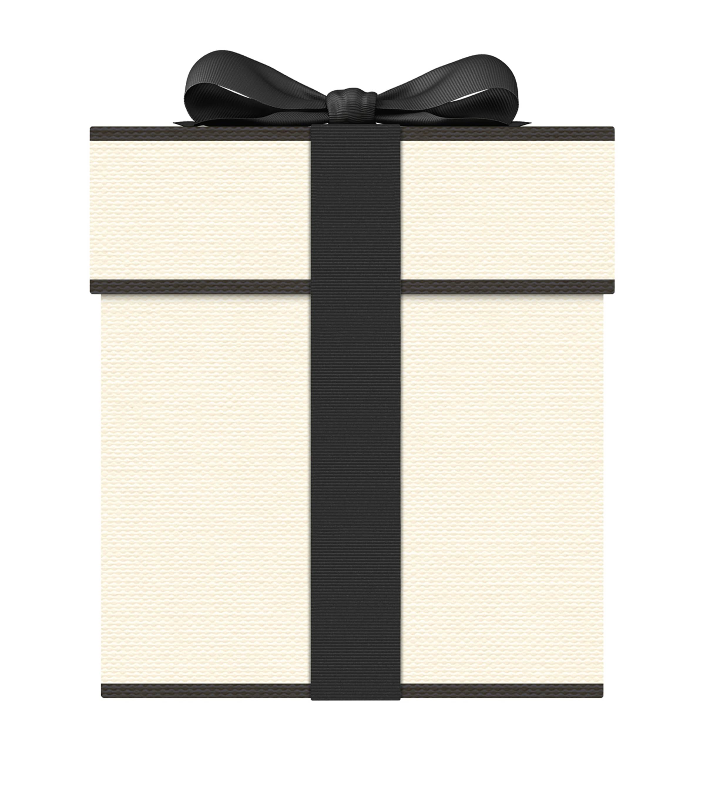 English Pear & Freesia Classic Candle (200g) NO COLOUR Image 2