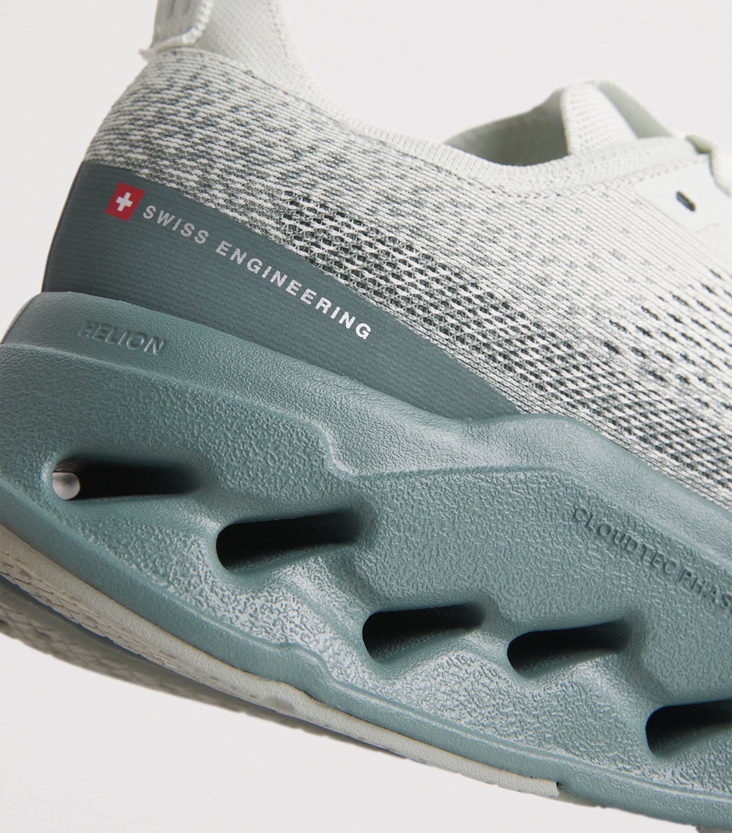 On Mens Cloudsurfer Max Trainers Iceberg | Olive Image 7