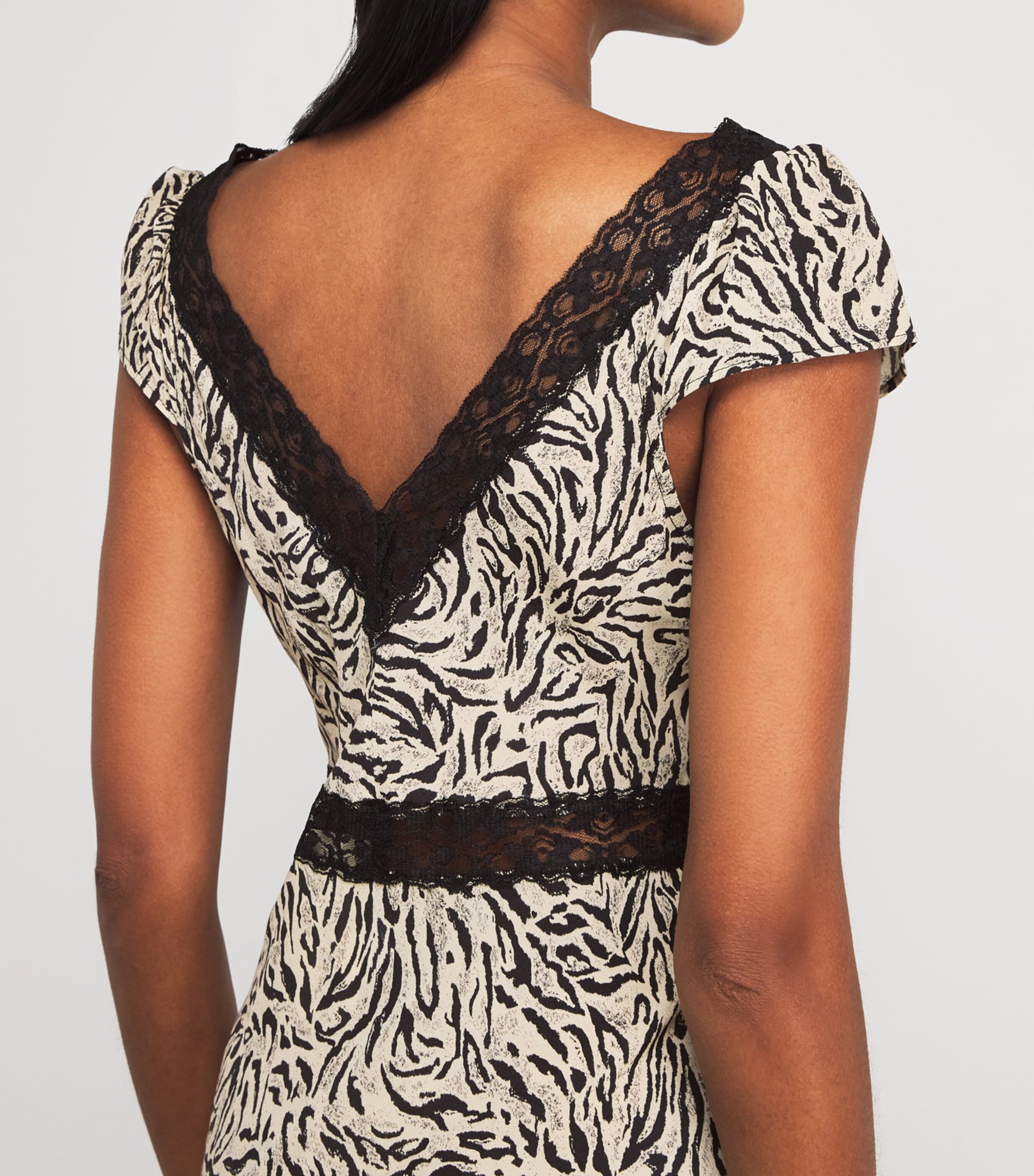 RIXO リキソー ブランド ワンピース Iggy embroidered 1084118 Rixo Animal Print Iggy Midi Dress | Harrods US