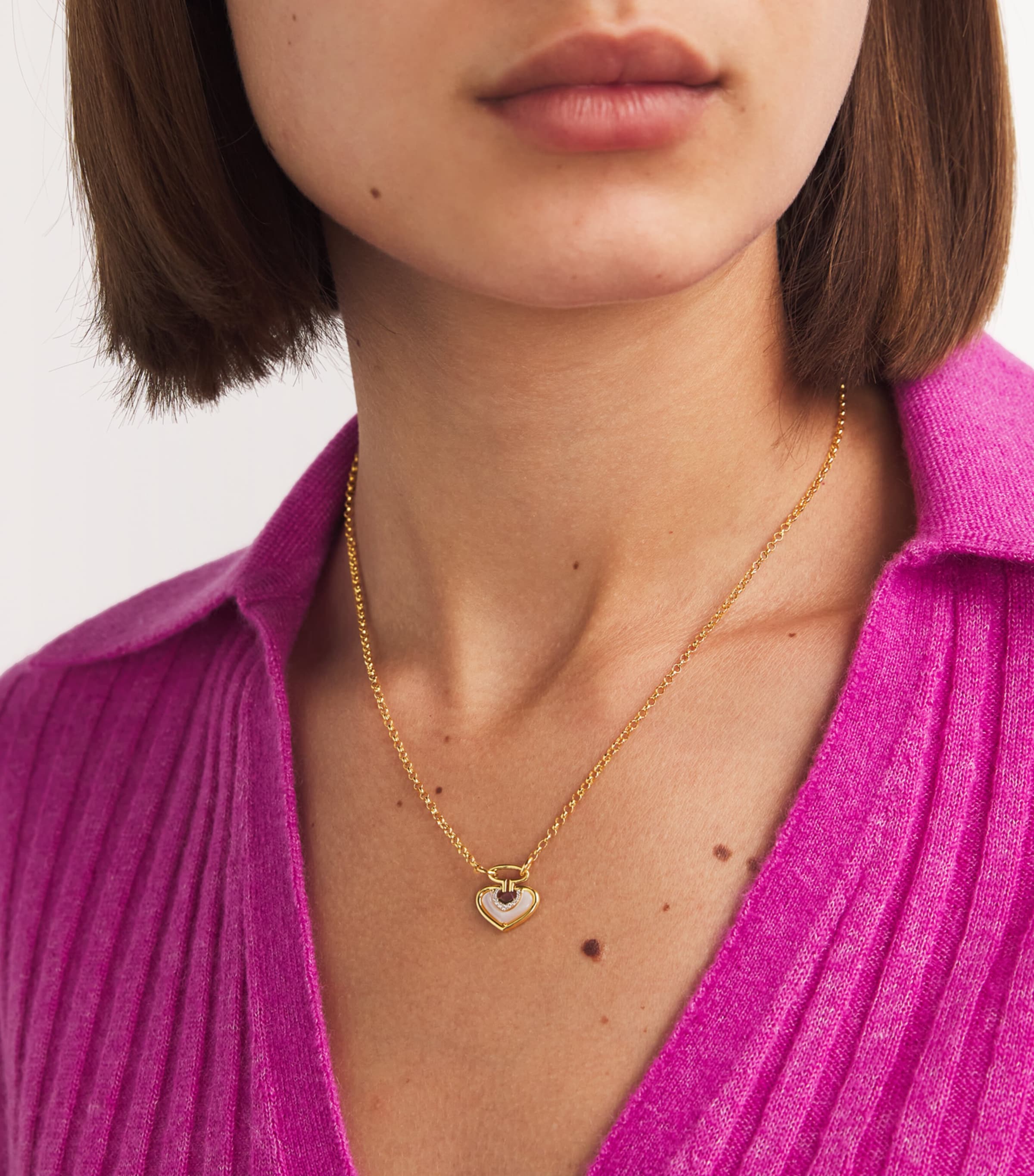 Yellow Gold, Diamond and Mother-of-Pearl Venus Lot N*91 Necklace YELLOW GOLD Image 2