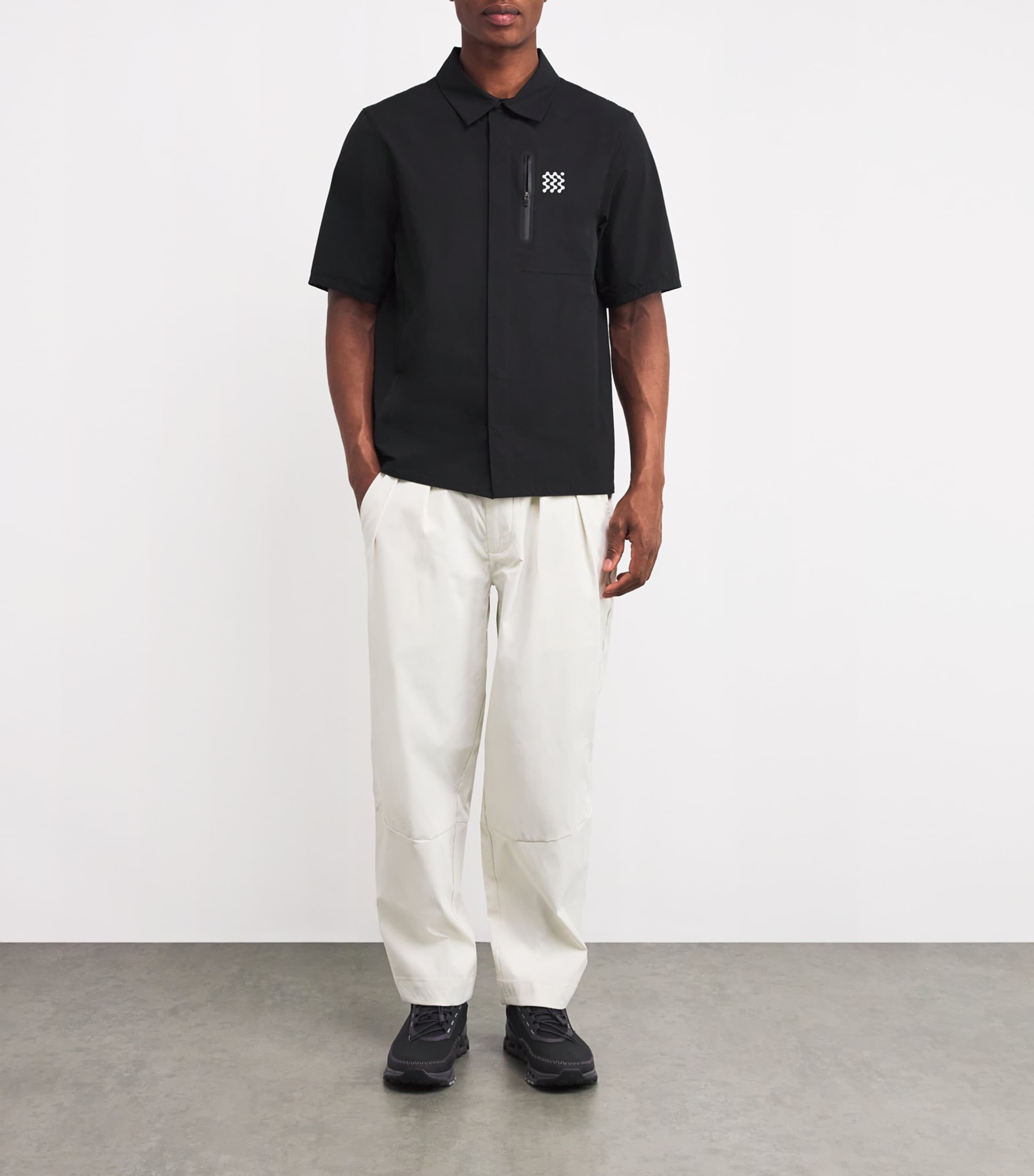 Manors Mens Water-Resistant Frontier Shirt Black Image 2