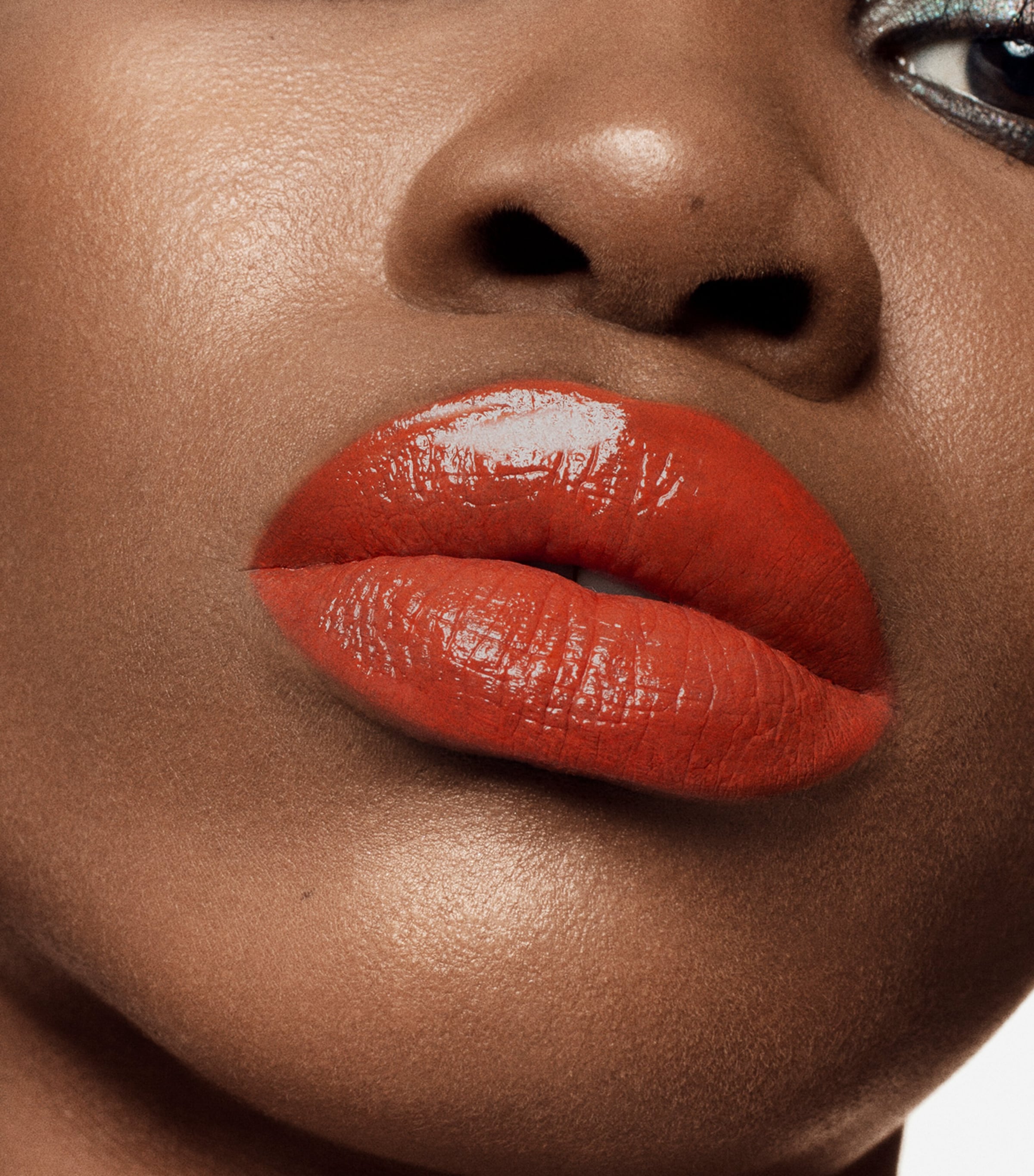 Liquid Lipstick Vinyl VESUVIO 338 Image 5