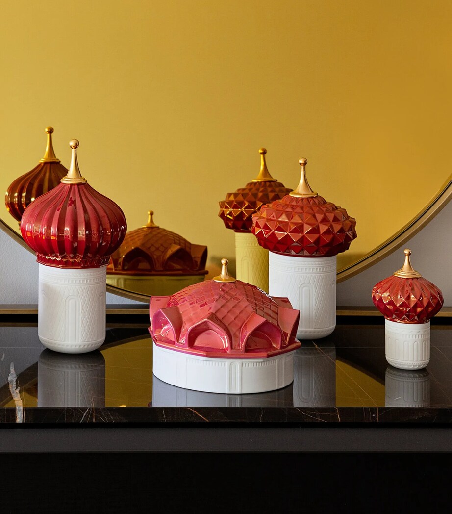 South Tower Candle (200g) WHITE / RED Image 7