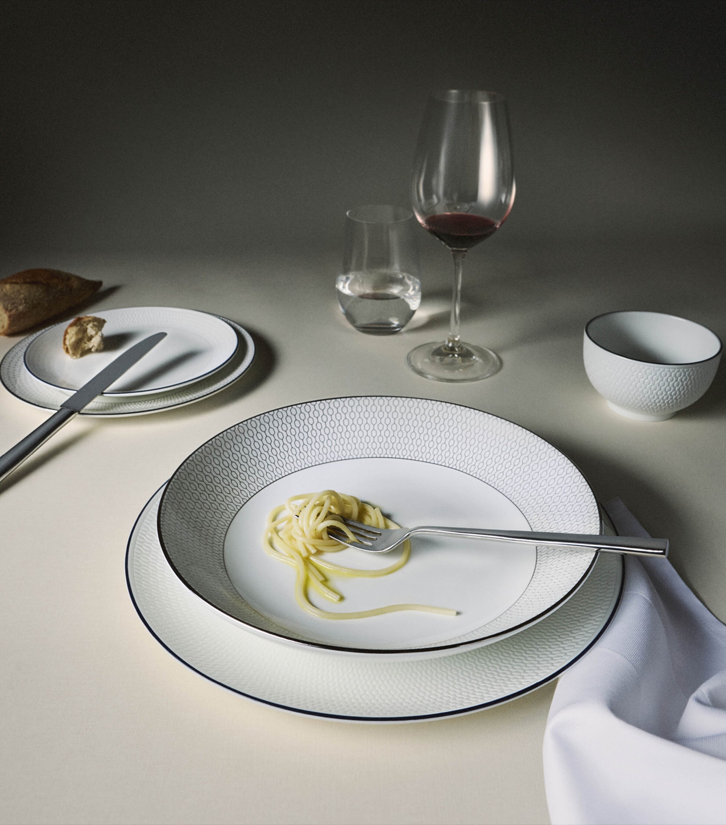 Bone China Gio Plate (23cm) BLUE Image 5