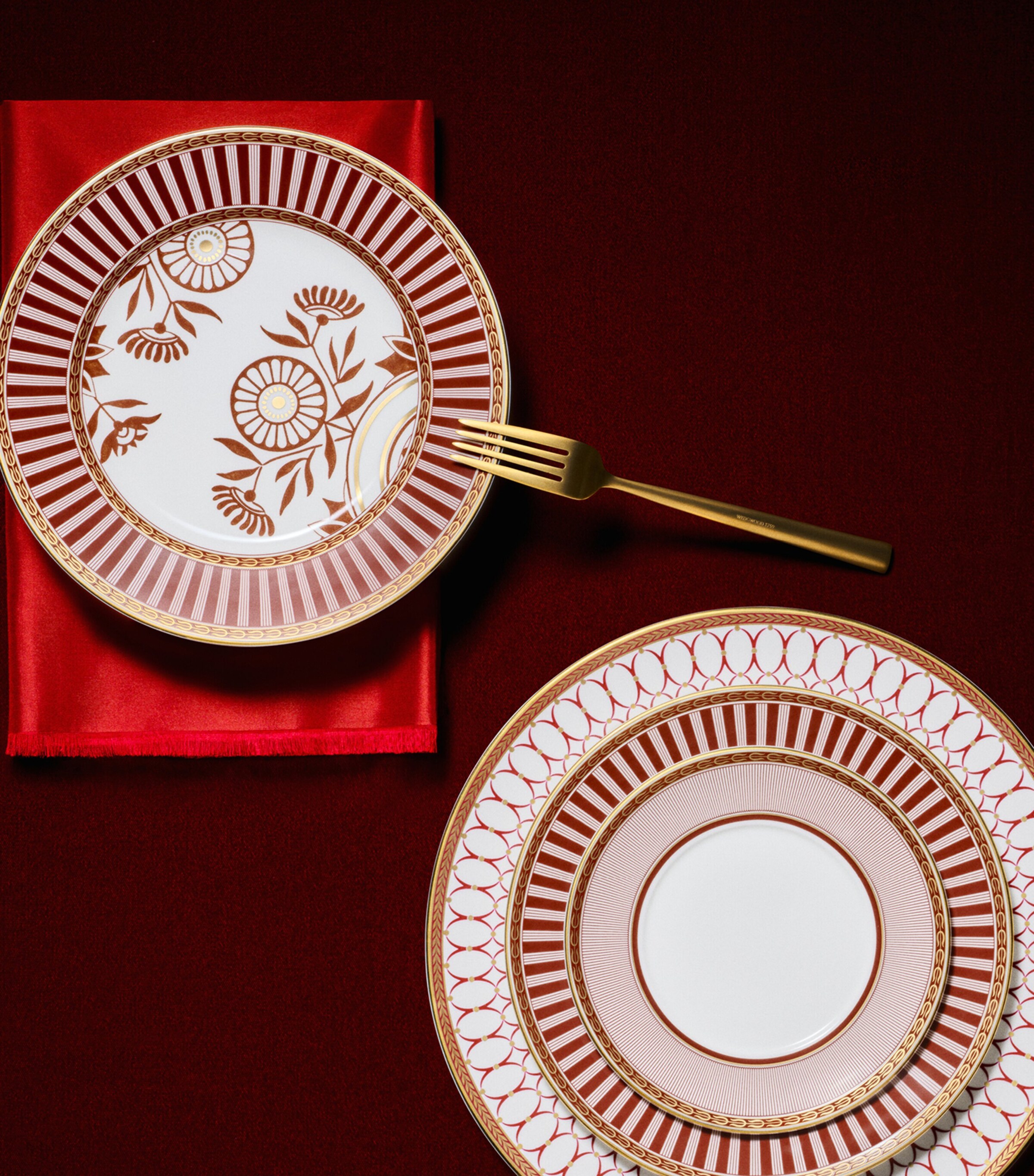 Red Splendour Deep Plate (22cm) RED Image 6