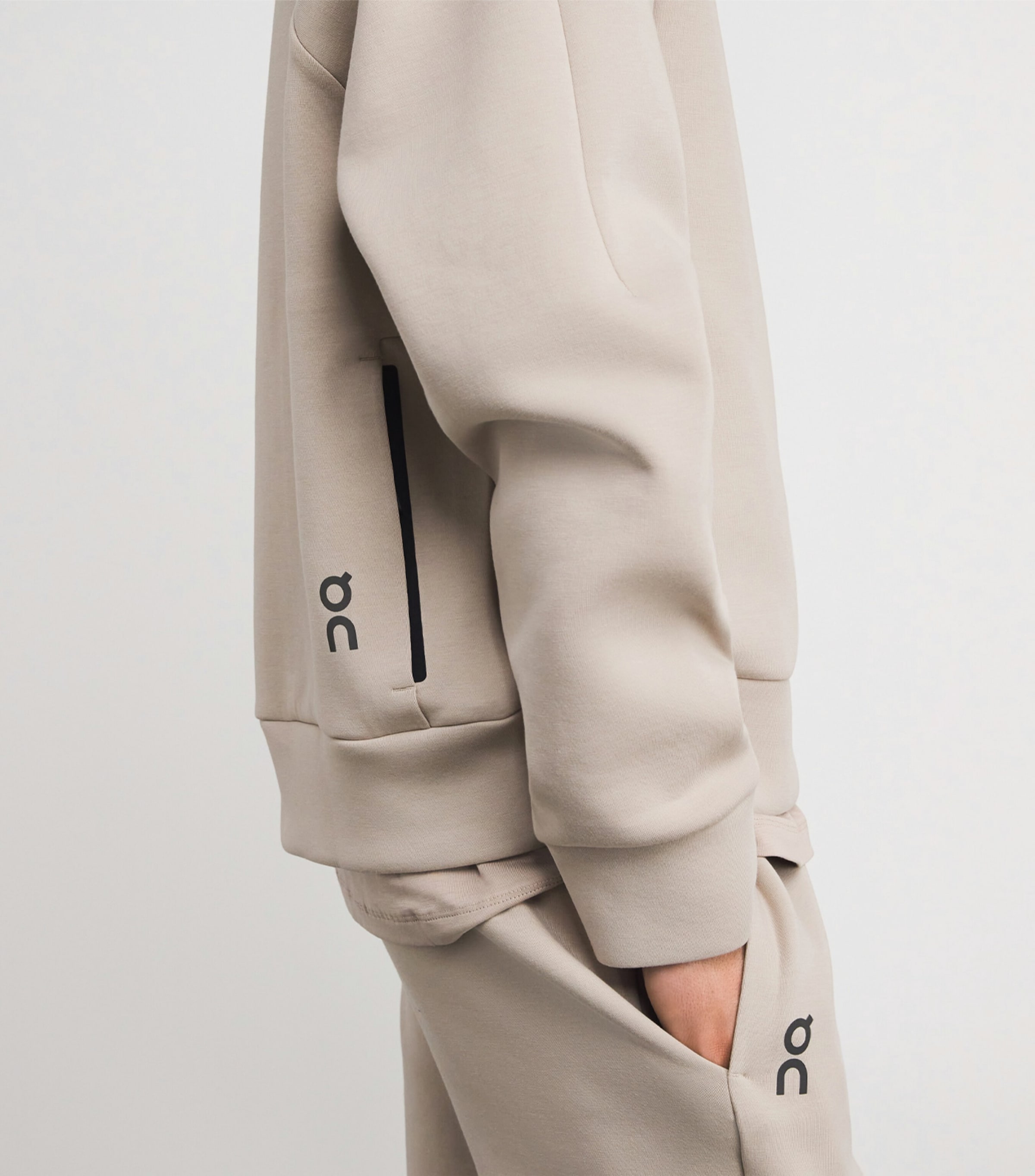 Focus Tech Sweatshirt DESERT Image 6