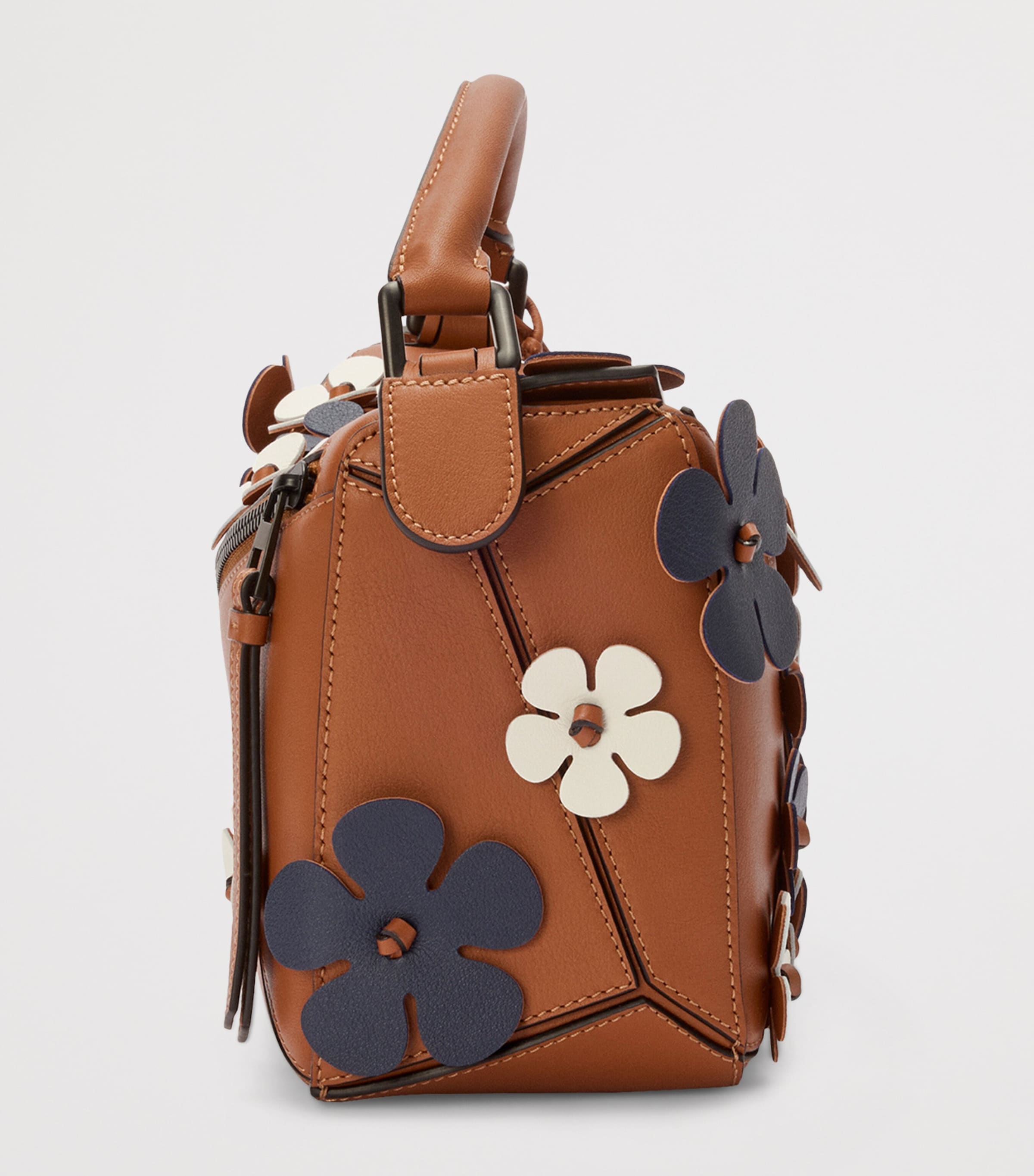 LOEWE 新作パズルバッグ Plumeria Re-edition プルメリア LOEWE 新作パズルバッグ Plumeria Re-edition プルメリア (LOEWE