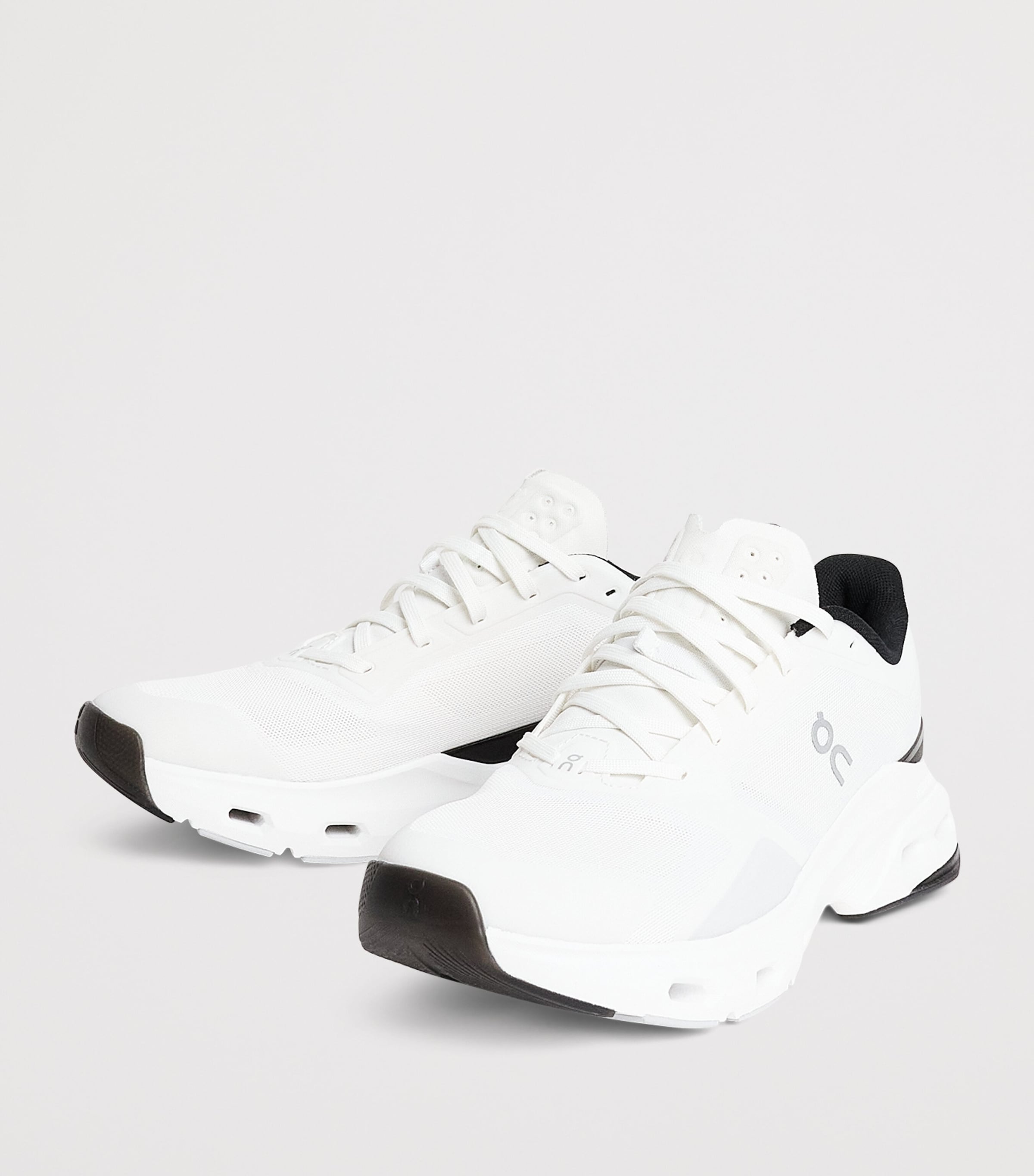 On Mens Cloudpulse 2 Trainers White | Black Image 3