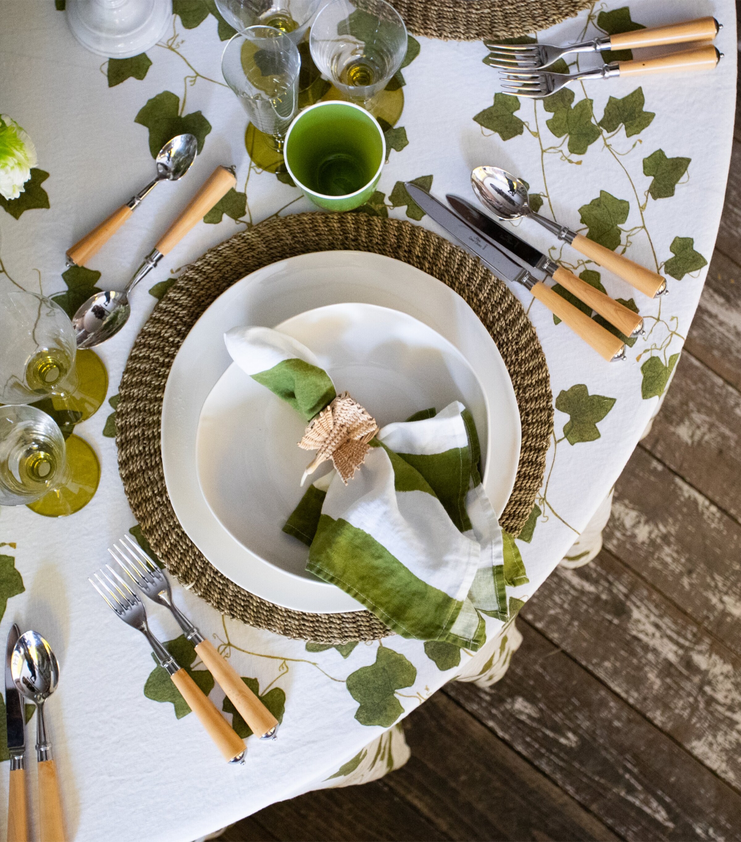 Linen Ivy Round Tablecloth (260cm) GREEN Image 3