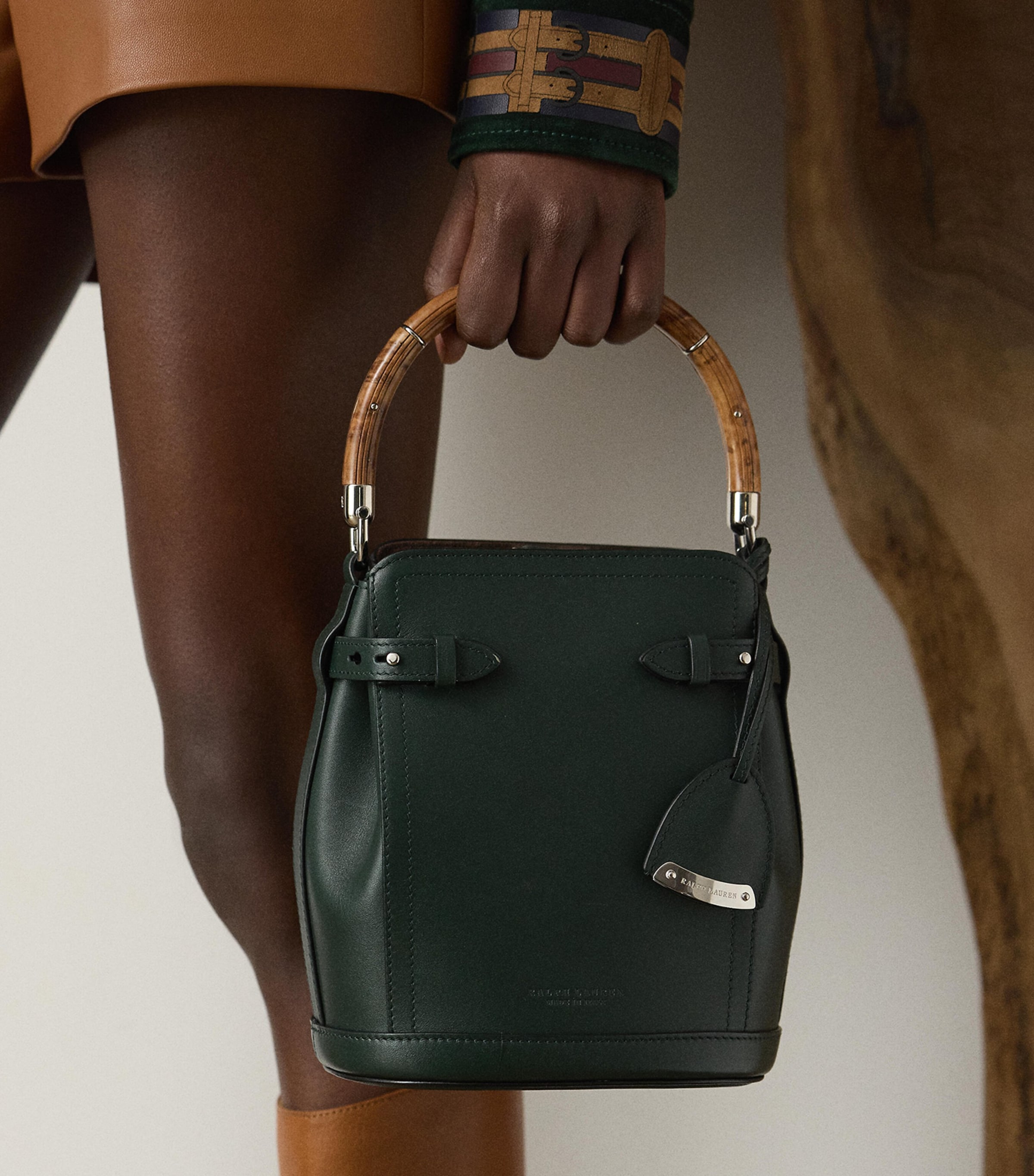 Small Leather The Ralph Bucket Bag REGENT GREEN Image 4