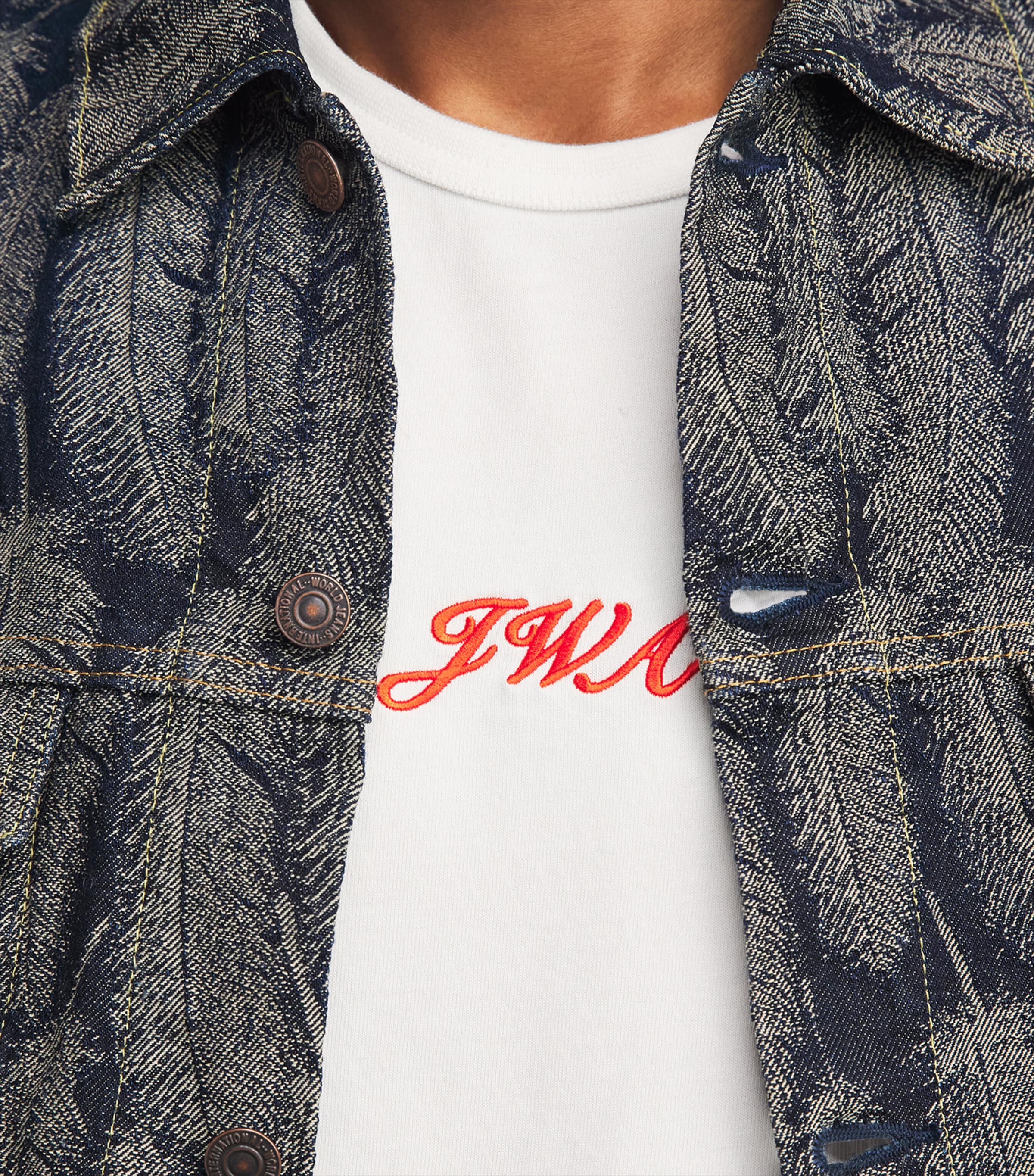 JW Anderson Mens Cotton Logo-Embroidered T-Shirt White Image 3