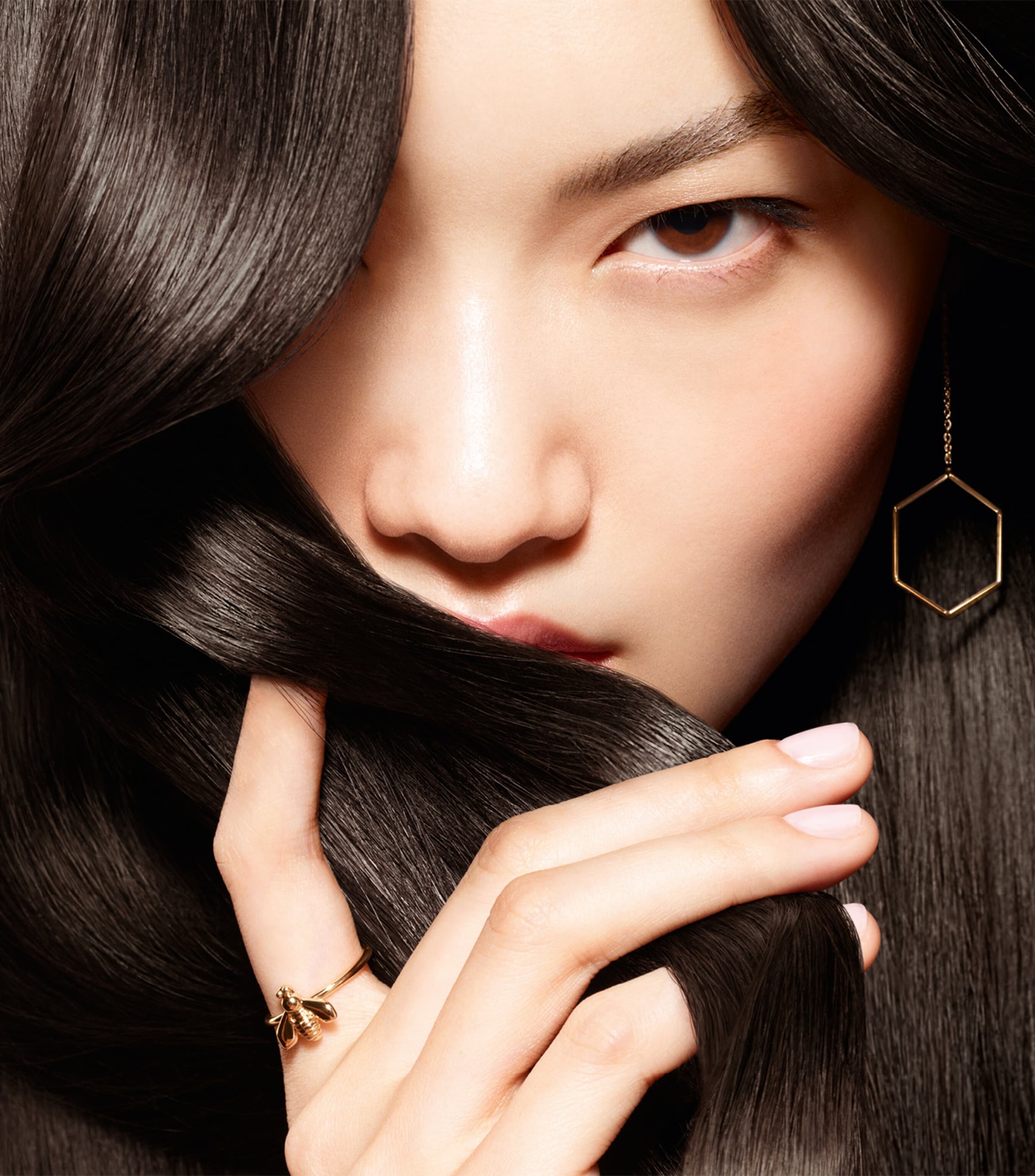 x S.Heart.S Abeille Royale Scalp & Hair Care Brush NO COLOUR Image 4