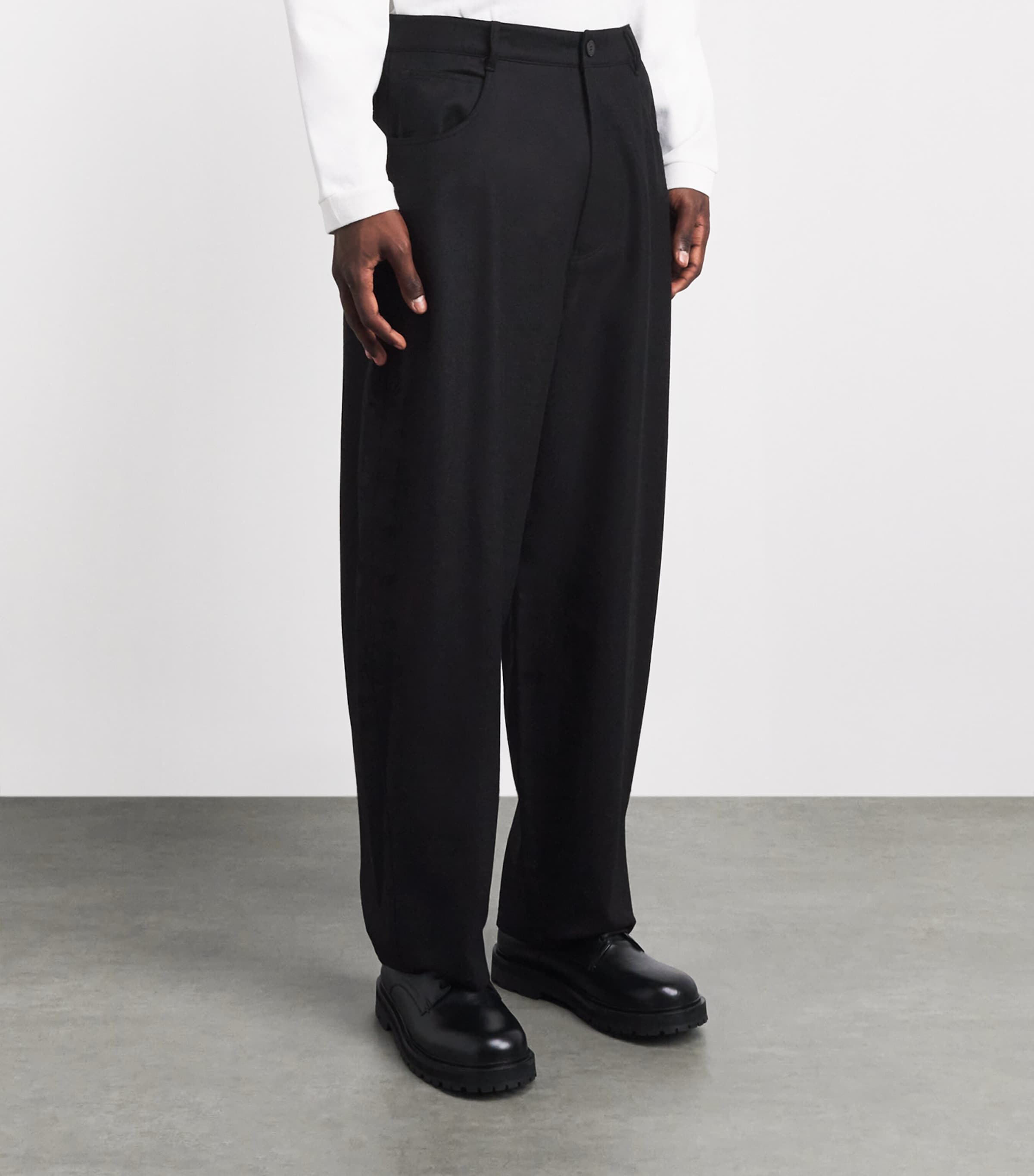 Le 17 Septembre Mens Wool Barrel-Leg Trousers Black Image 4
