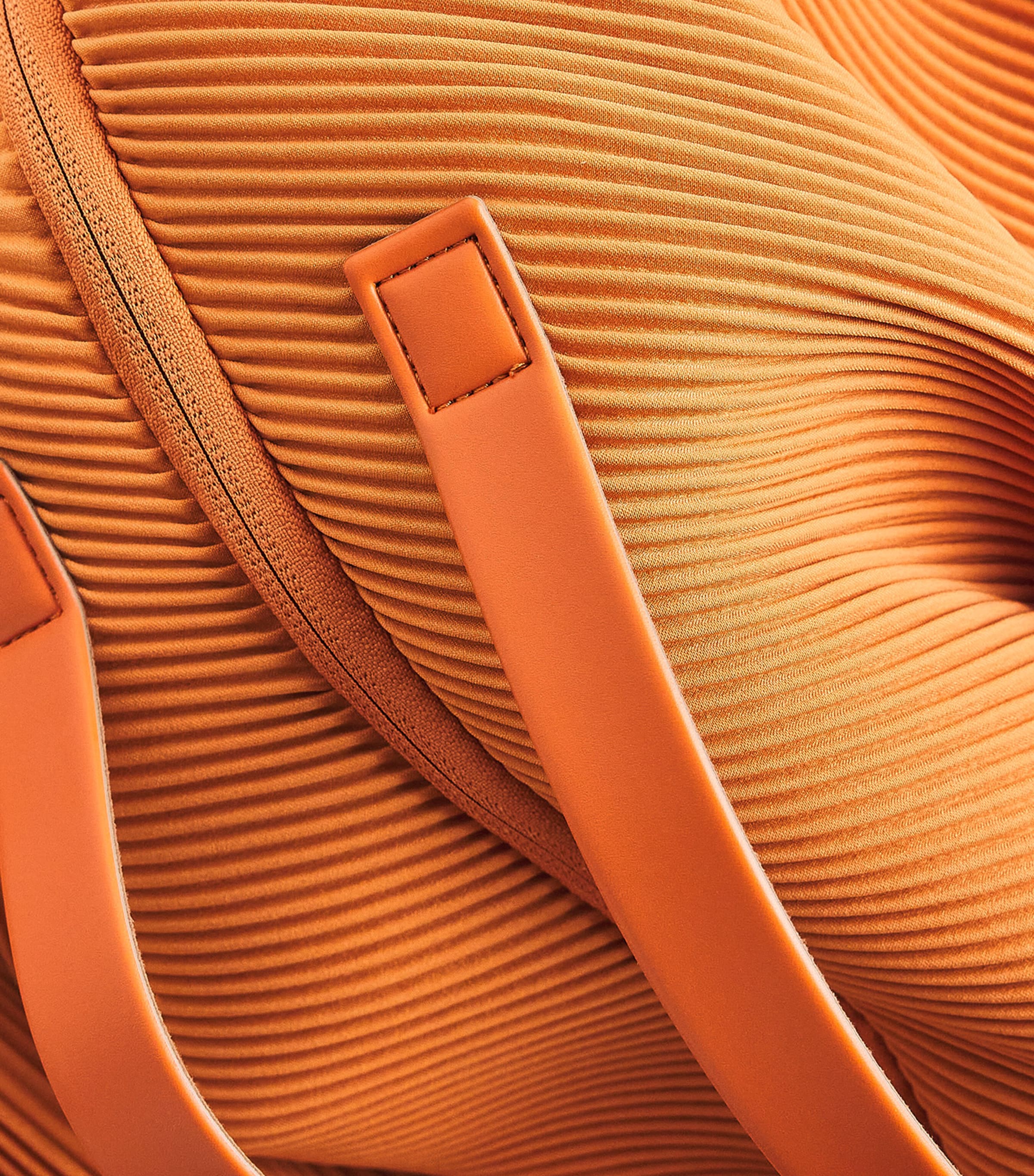 Pleated Duffle Bag 47-MANAROLA B BRWN Image 6