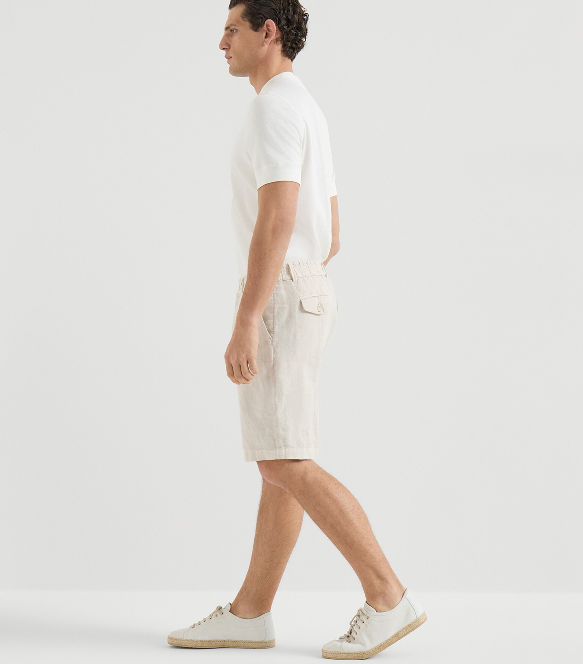 Brunello Cucinelli Mens Linen Garment-Dyed Bermuda Shorts Image 4