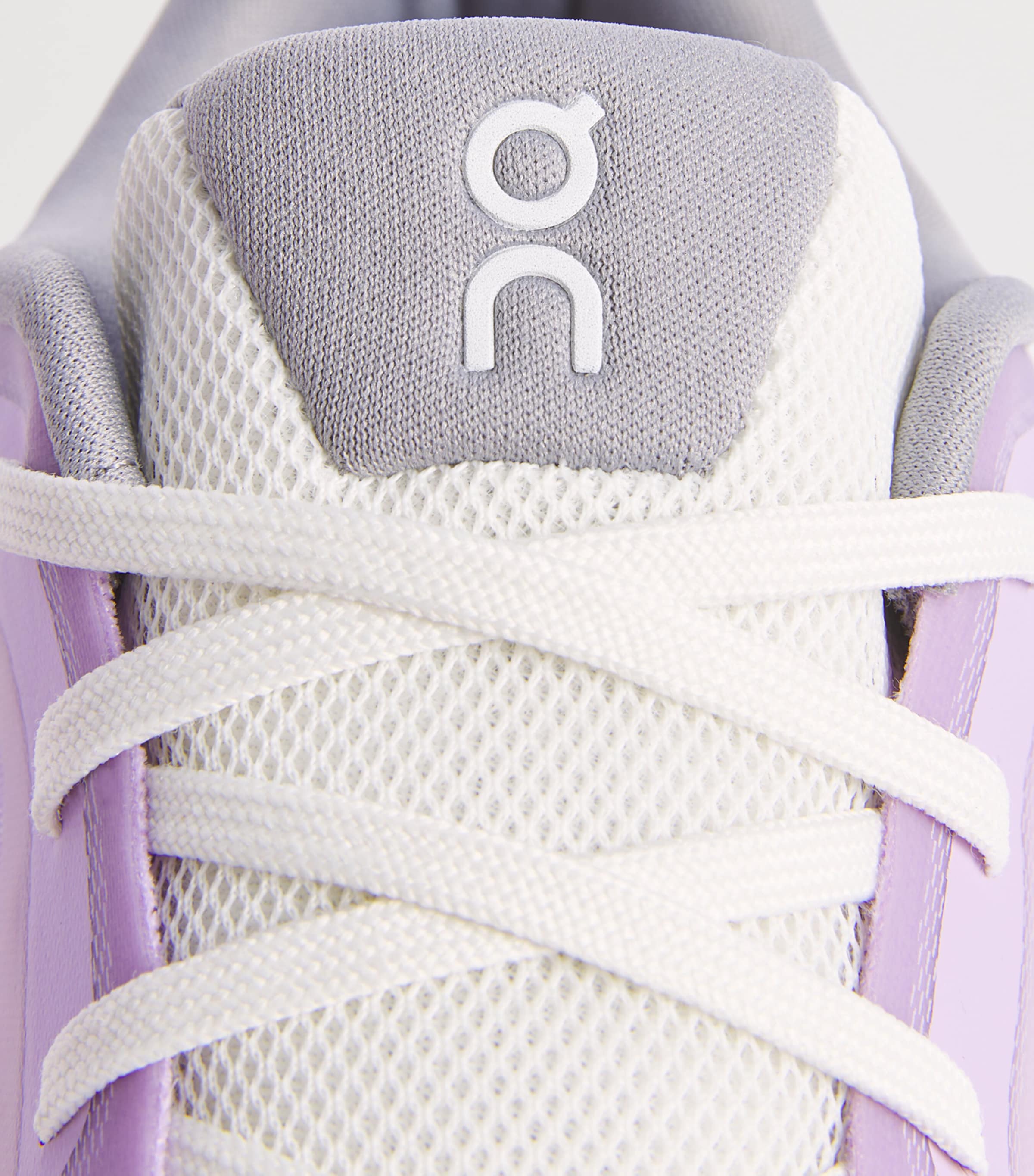 On Cloudtilt Remix Trainers Verbana | Ivory Image 7