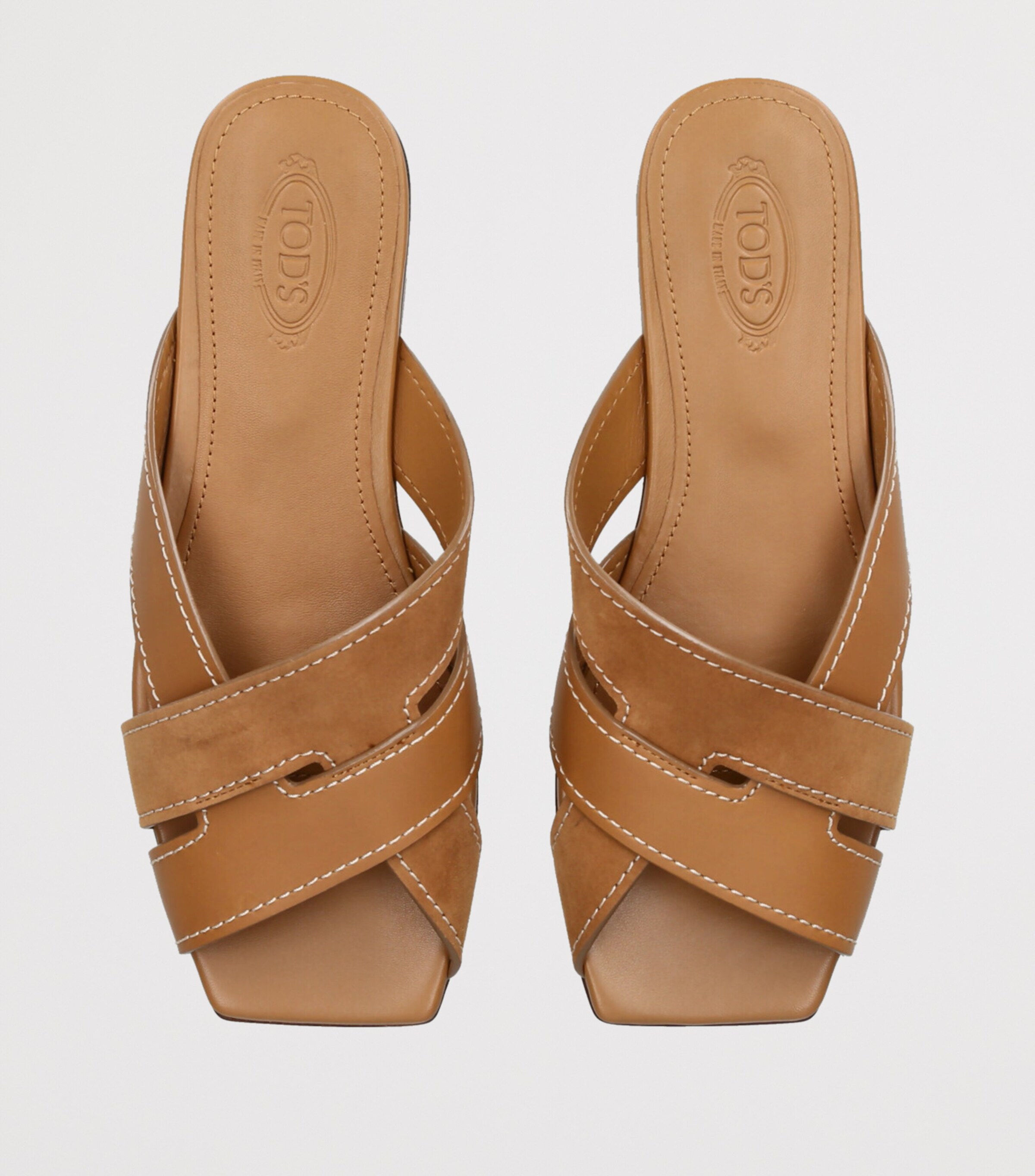 Tod's Leather T-Strap Sandals Camel Image 4