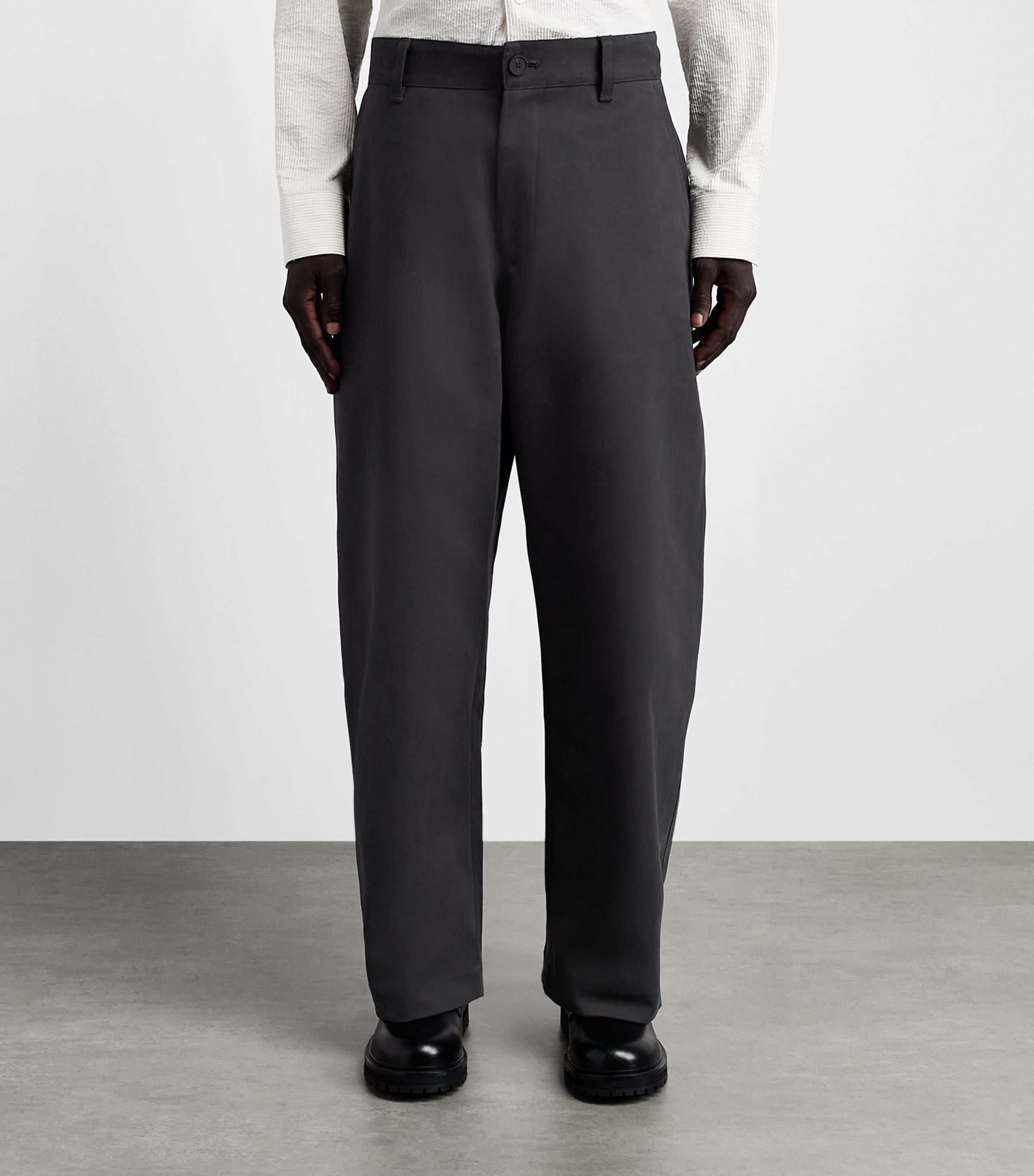 Studio Nicholson Mens Cotton Barrel-Leg Trousers Ore Image 4