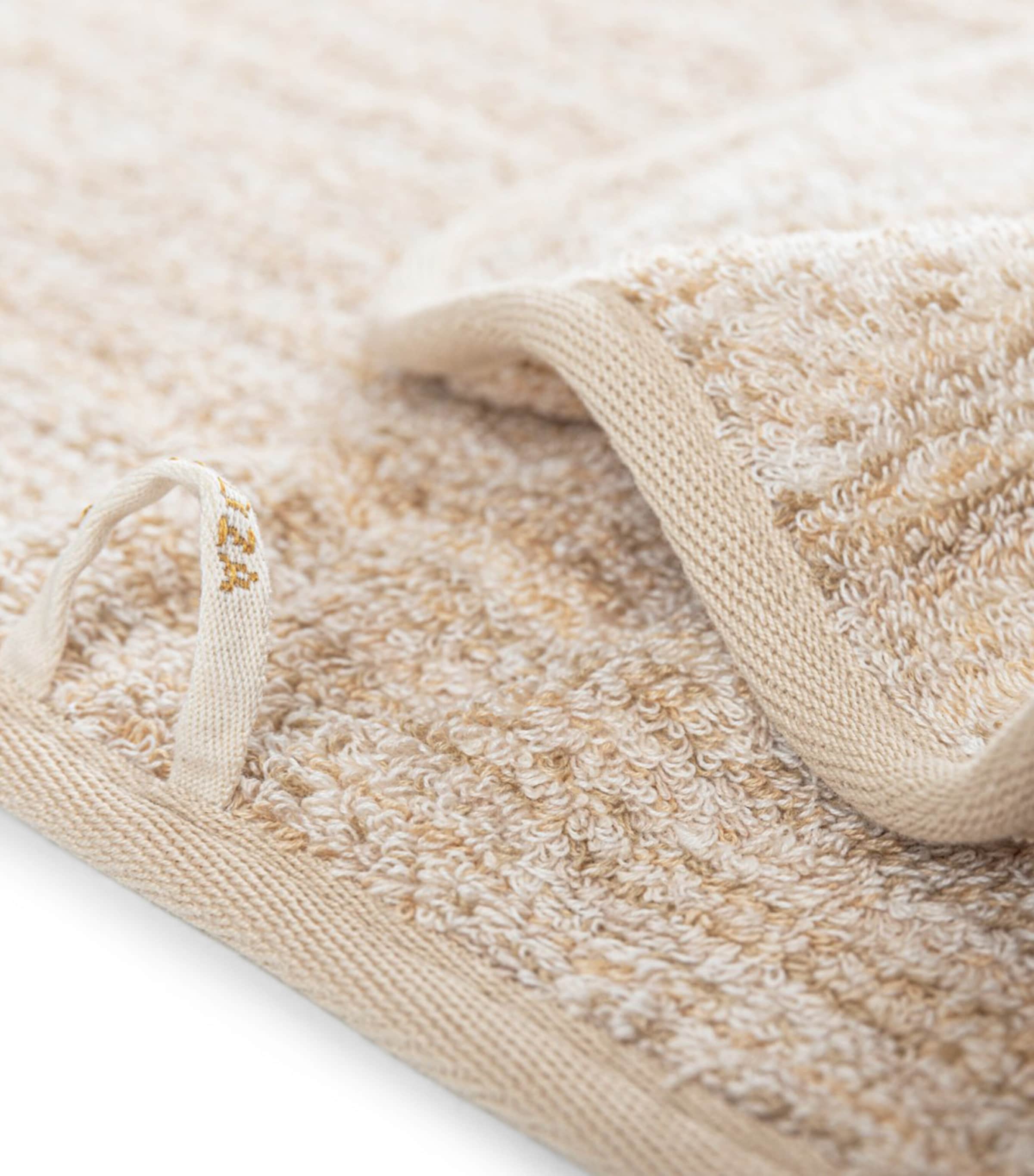 GRACCIOZA Porto Bath Sheet (95cm x 150cm) Snow/fog Image 3