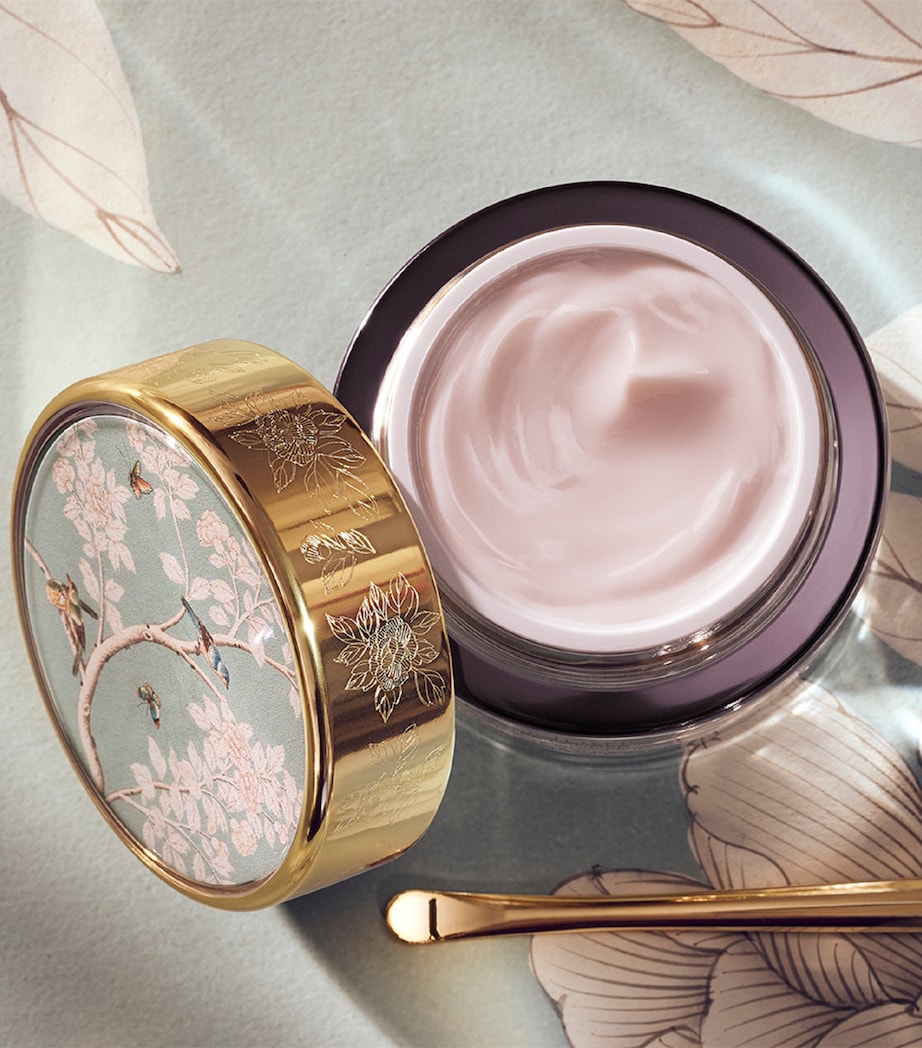 x Gracie Re-Nutriv Ultimate Diamond Transformative Sculpting Crème (50ml) NO COLOUR Image 3