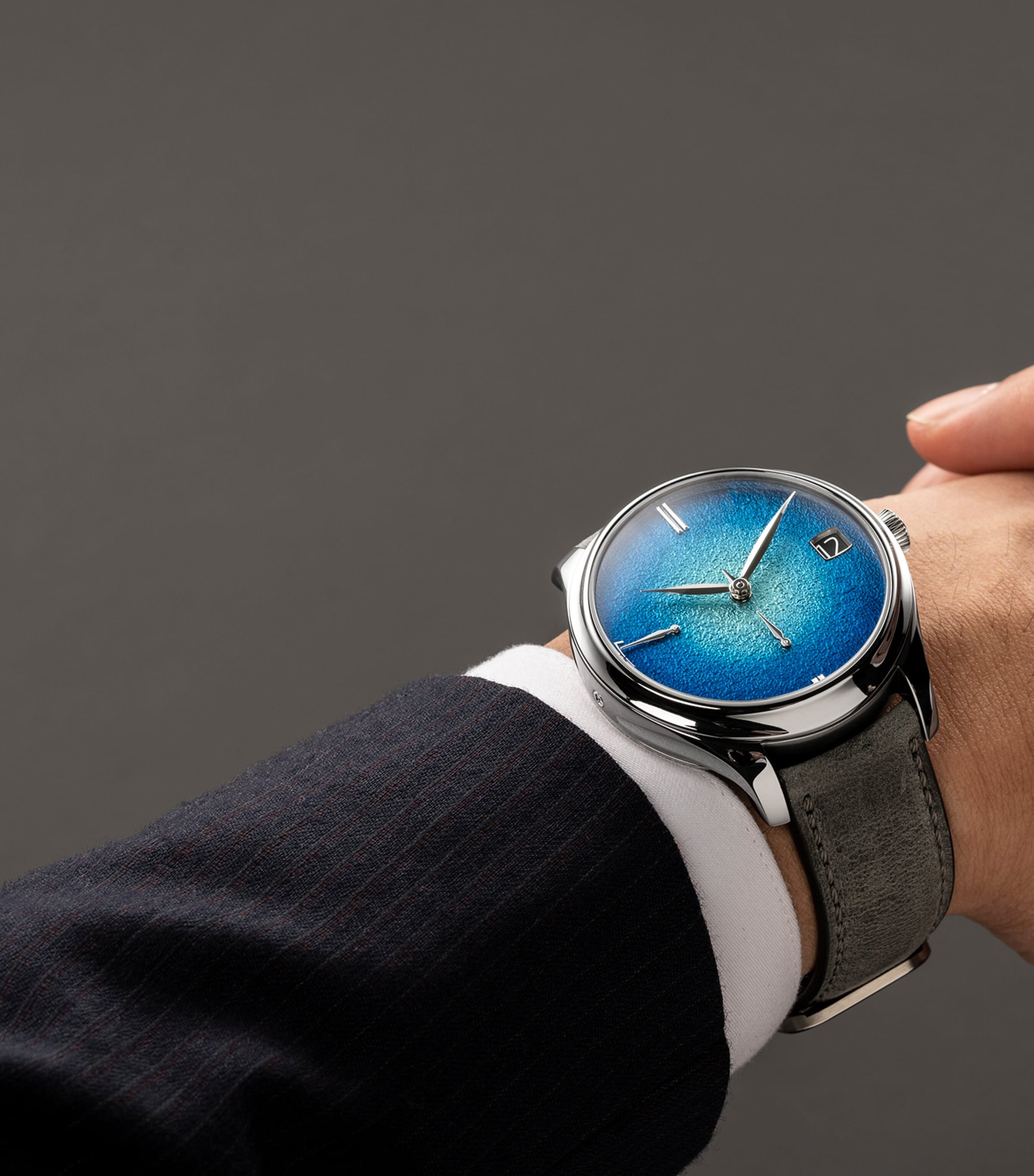 Tantalum Endeavour Perpetual Calendar Watch 42mm BLUE Image 3